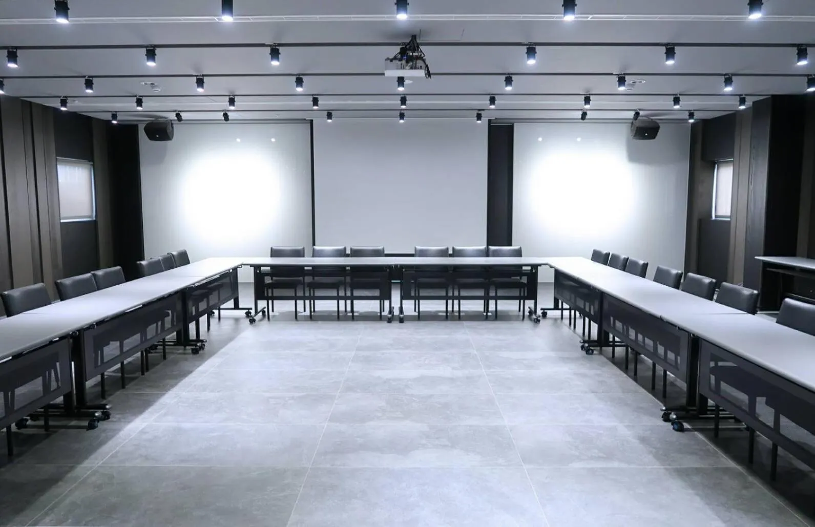 Fitness centre/facilities in Orient Luxury Hotel