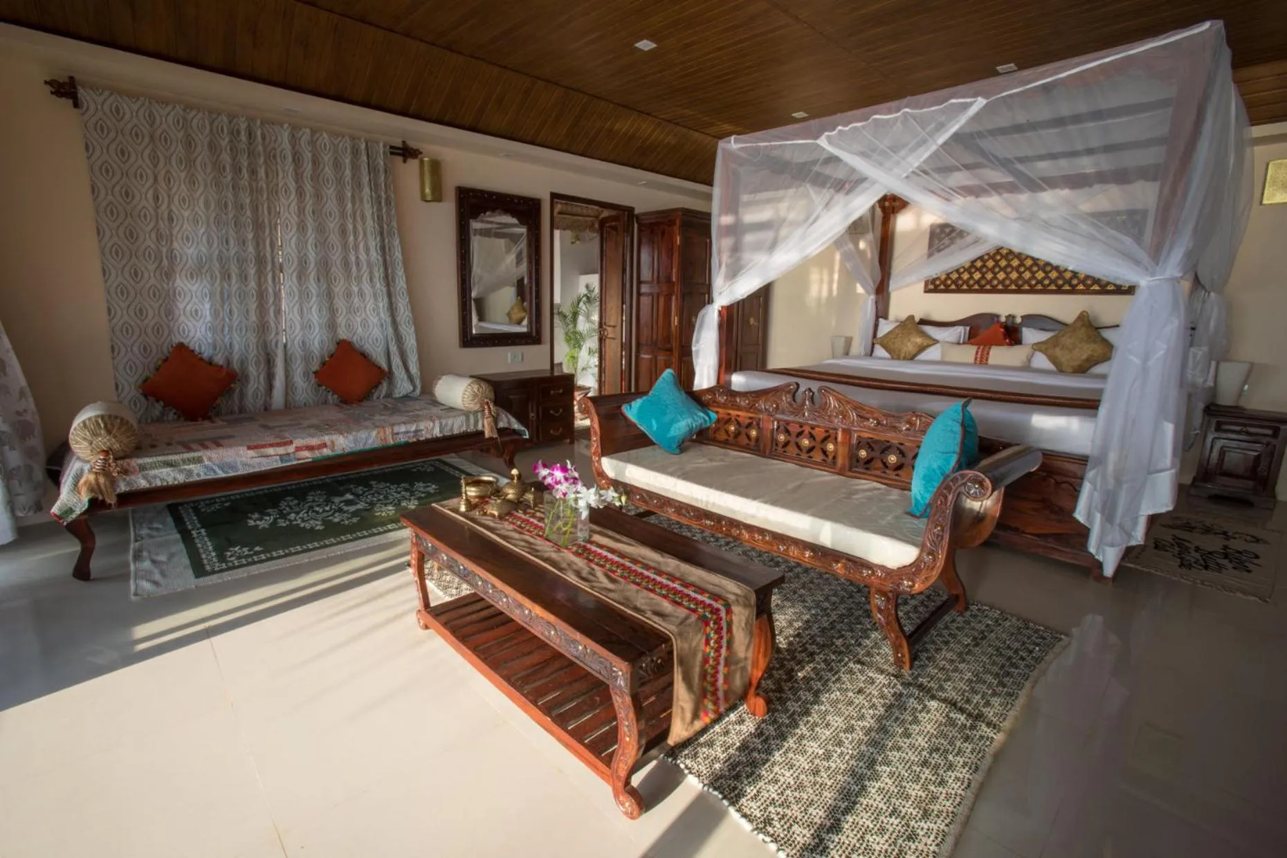 Seating area, Bed in The Cape Goa