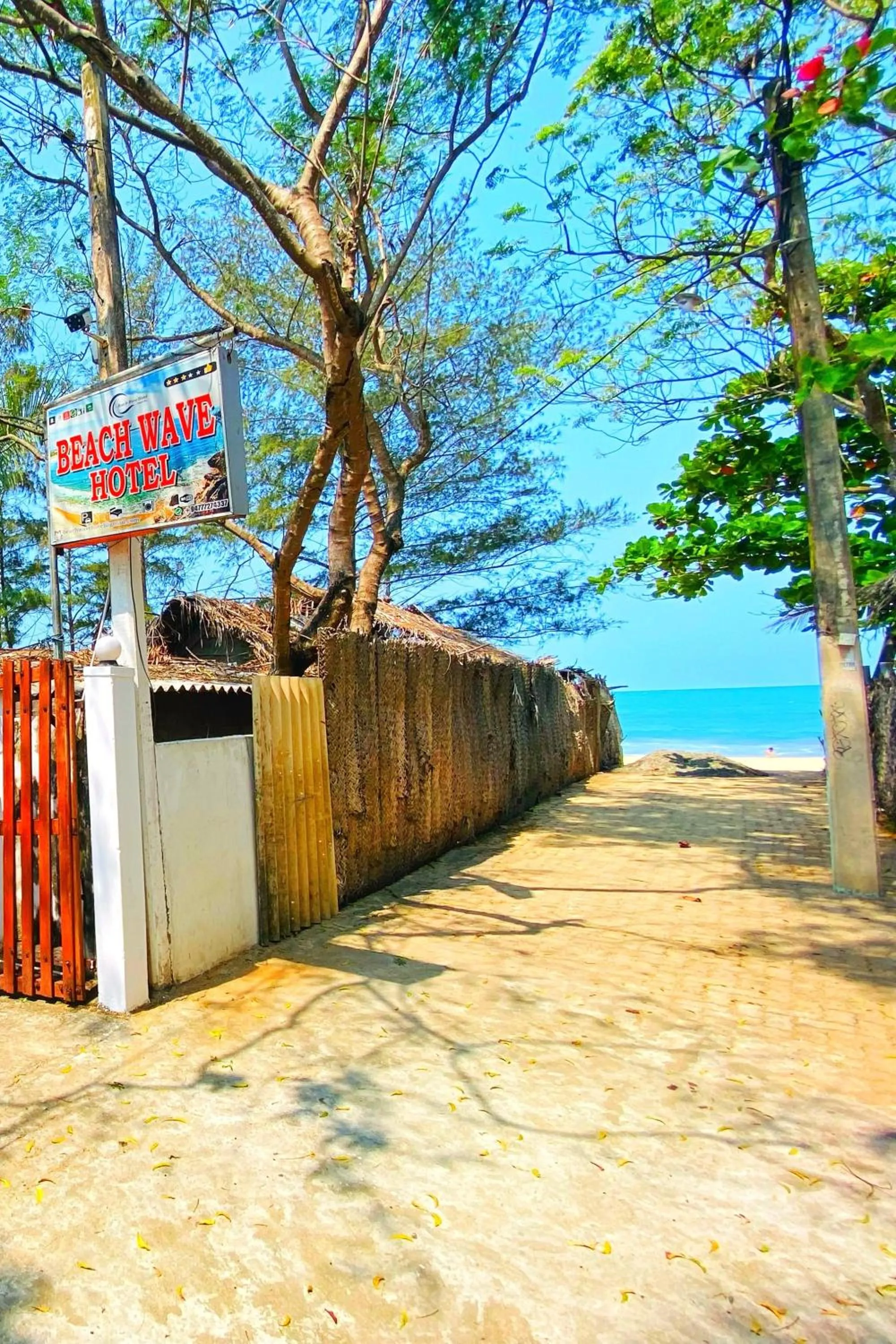 Facade/entrance in Beach Wave Hotel
