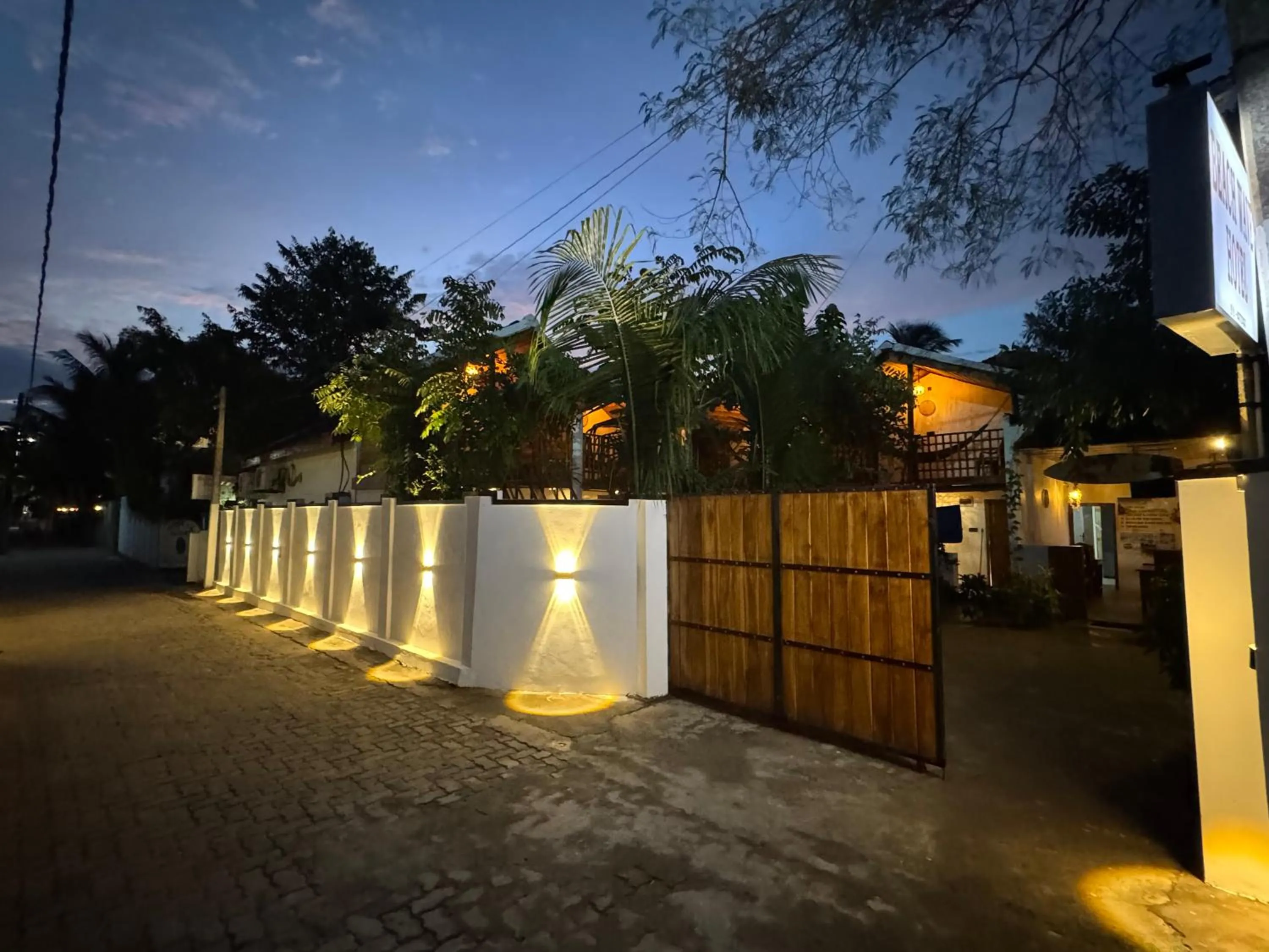 Property building in Beach Wave Hotel