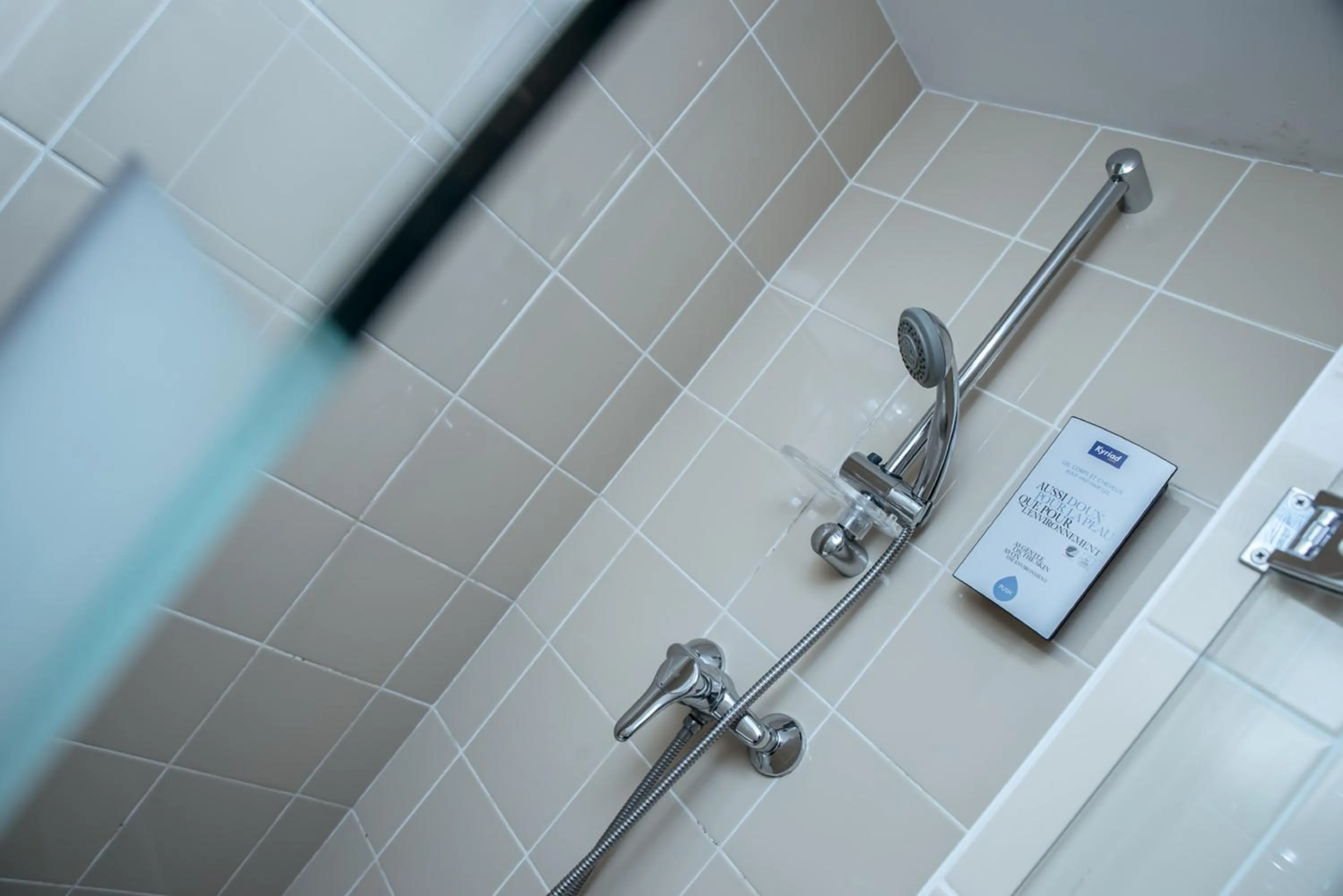 Bathroom in Kyriad Saint-Malo Dinard