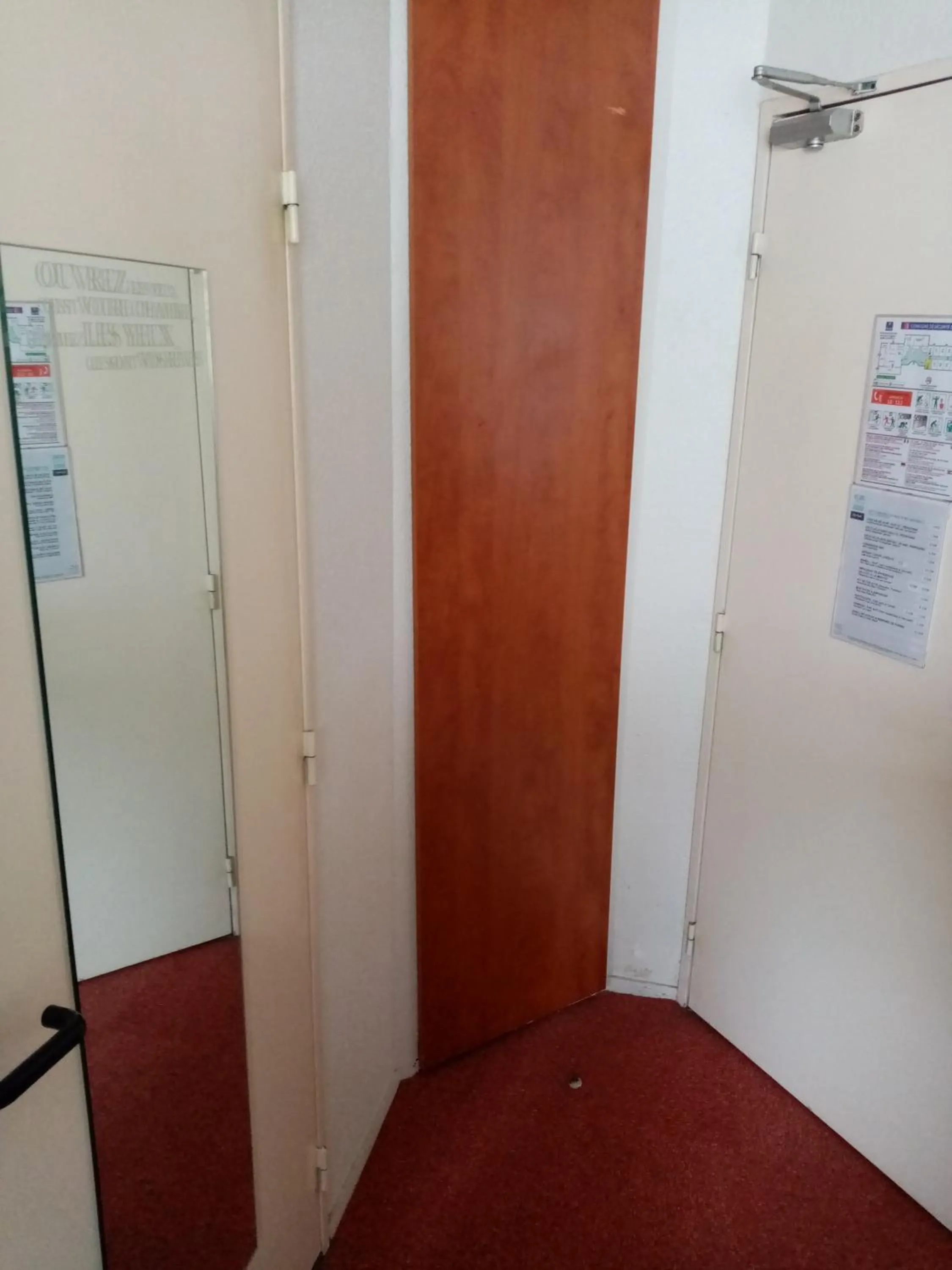 Bedroom in Kyriad Chantilly