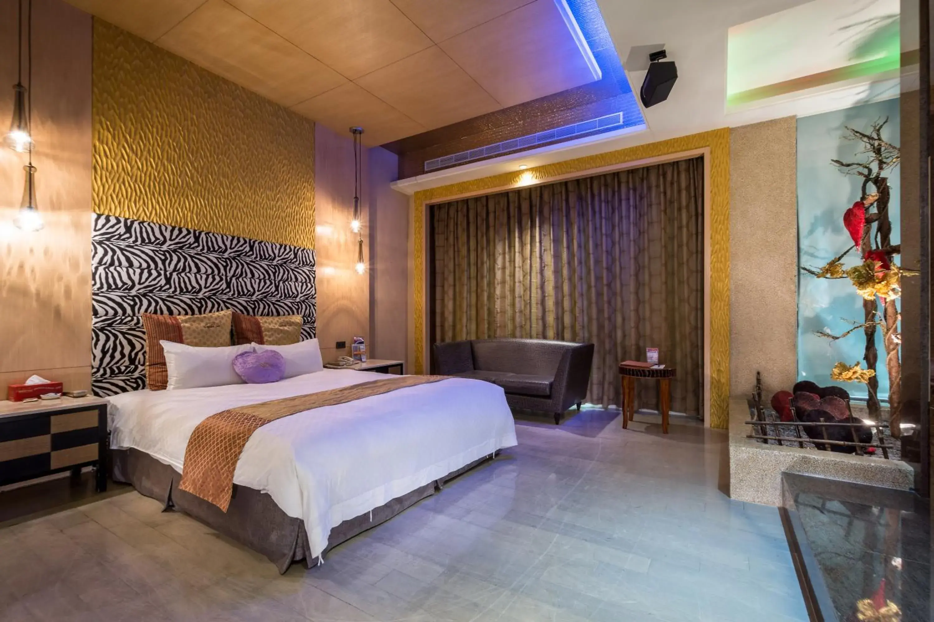 Queen Room with Spa Bath in Norway Forest SPA Motel Queen Room with Spa Bath in Norway Forest SPA Motel