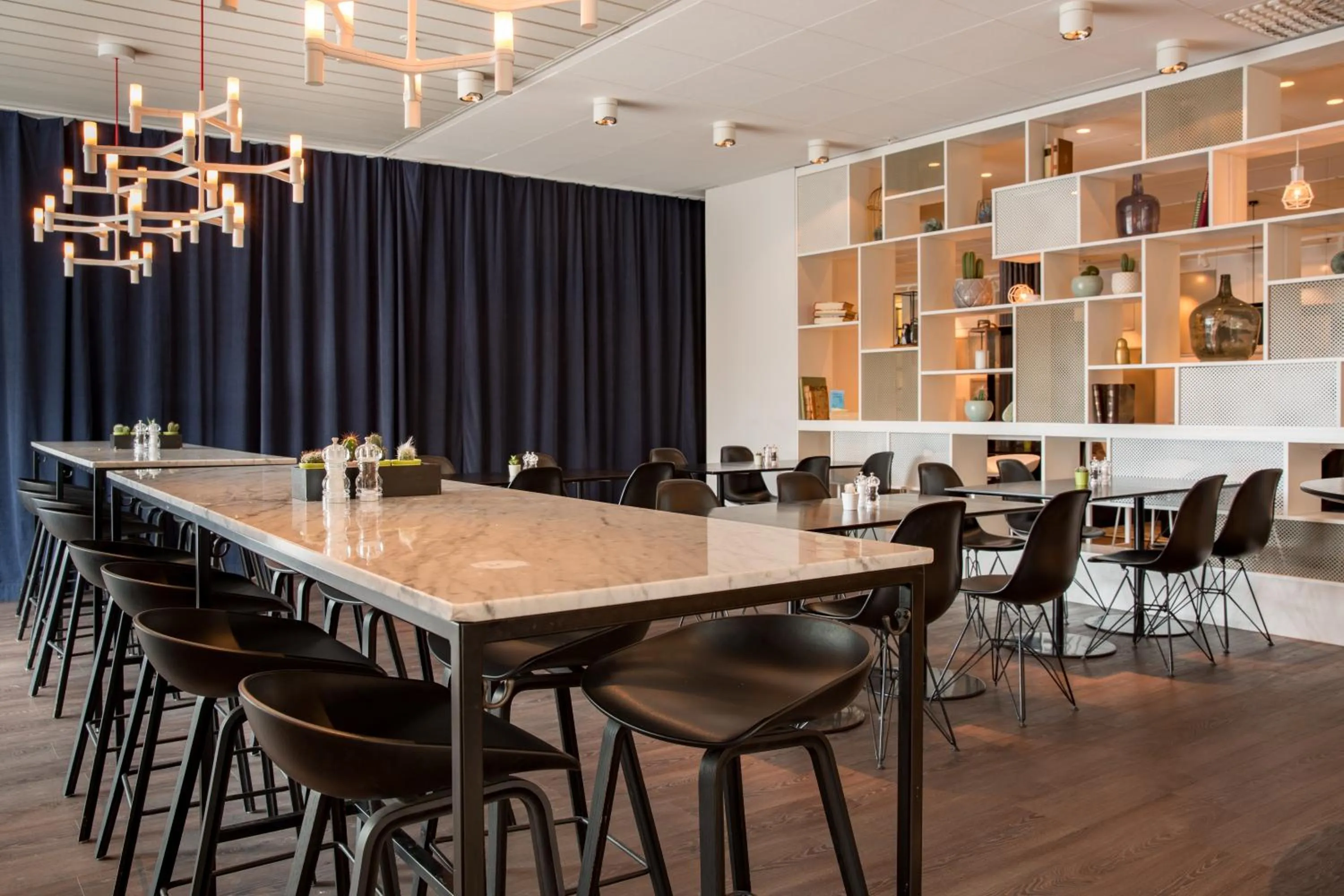 Restaurant/places to eat in Best Western Plus Hotel Plaza