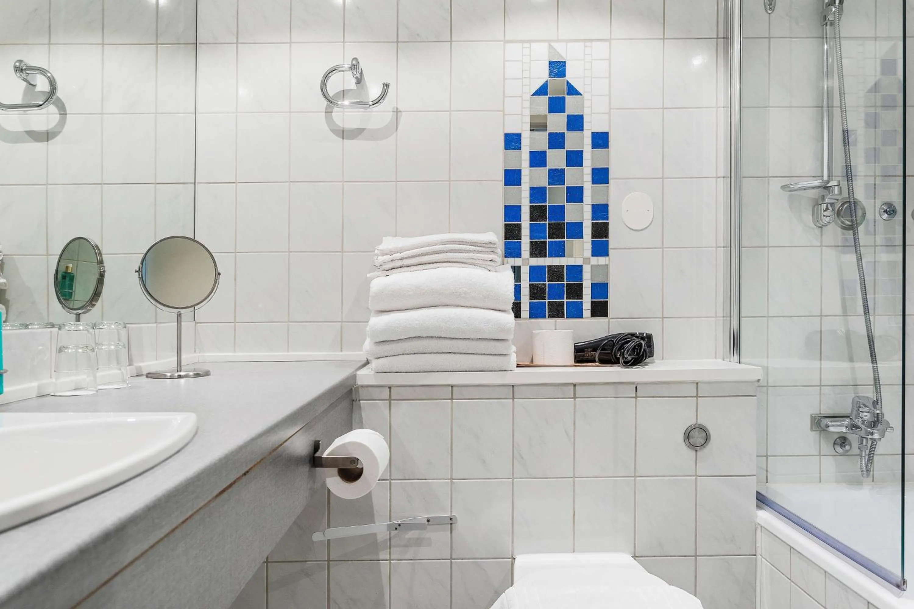 Bathroom in Best Western Plus Hotel Plaza