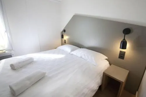 Photo of the whole room, Bed in Brit Hotel Essentiel Arverne - Clermont-Ferrand Sud