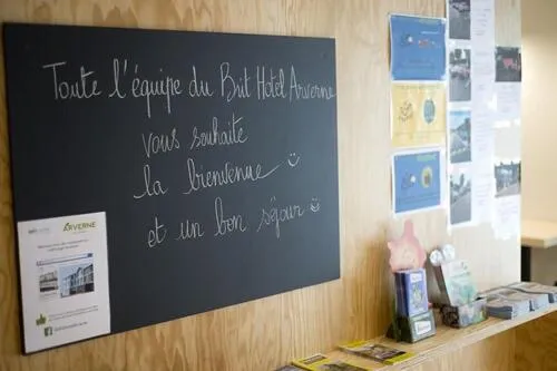 Lobby or reception in Brit Hotel Essentiel Arverne - Clermont-Ferrand Sud