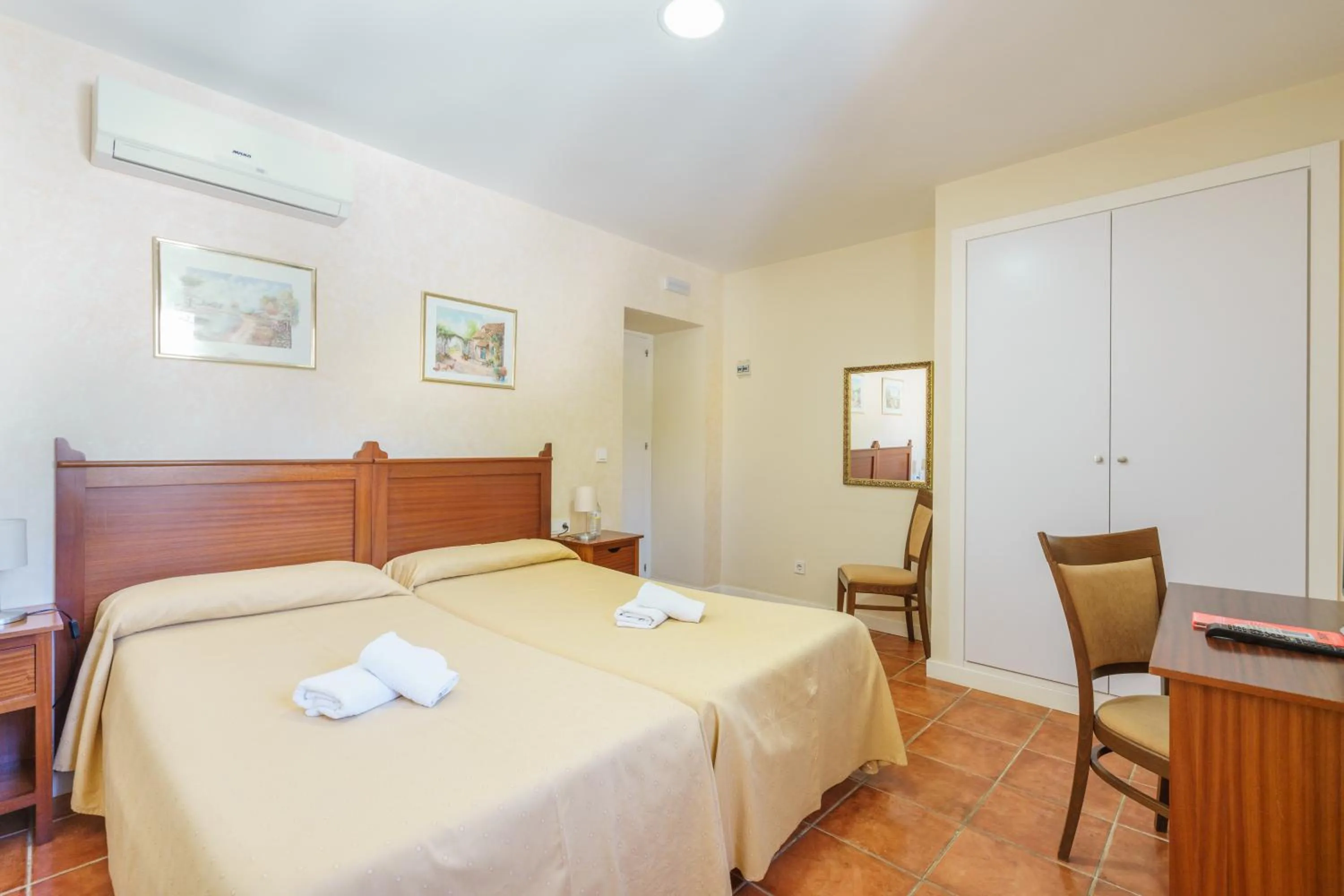 Photo of the whole room, Bed in Hotel Carlos V Jerez by Vivere Stays