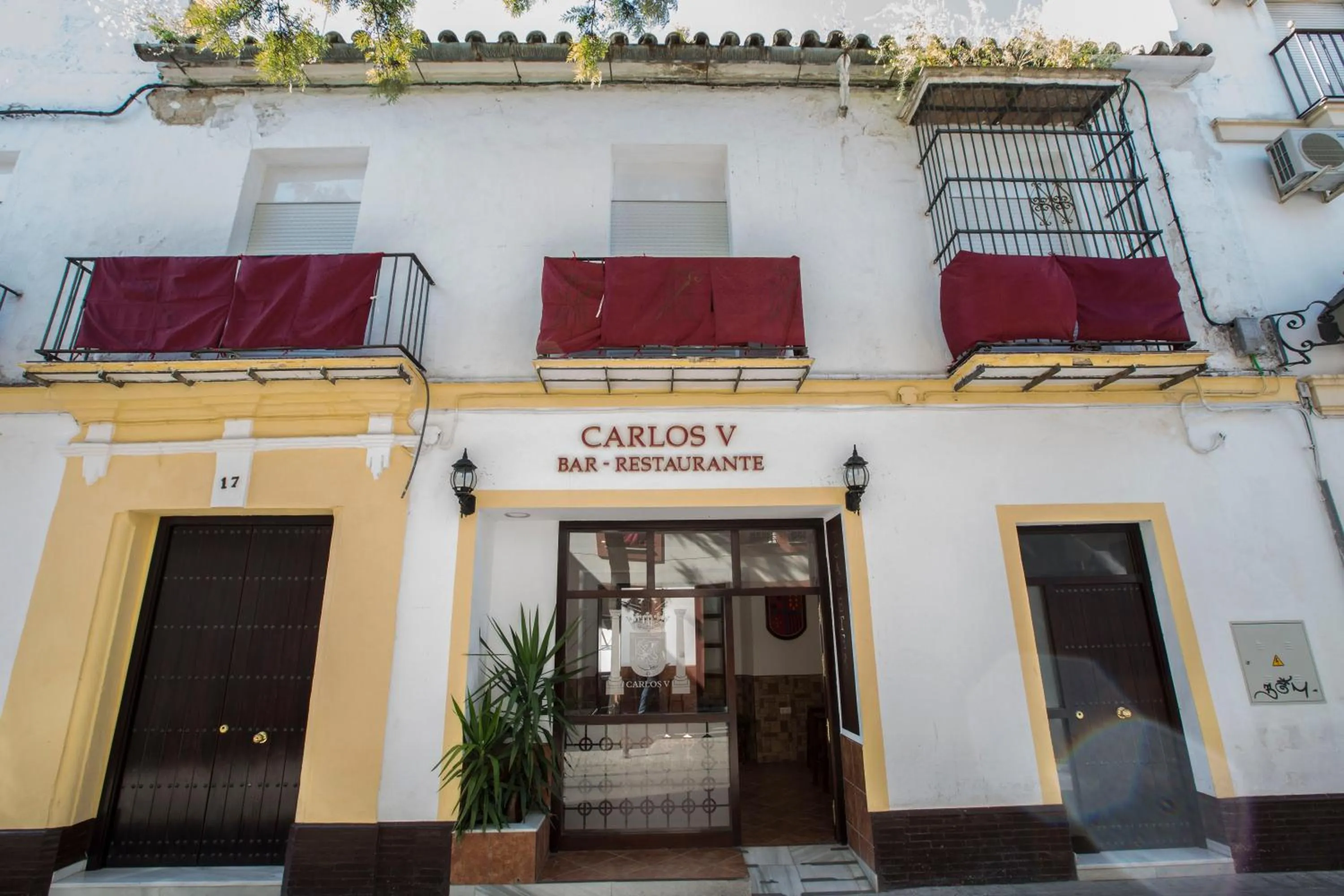 Street view in Hotel Carlos V Jerez by Vivere Stays