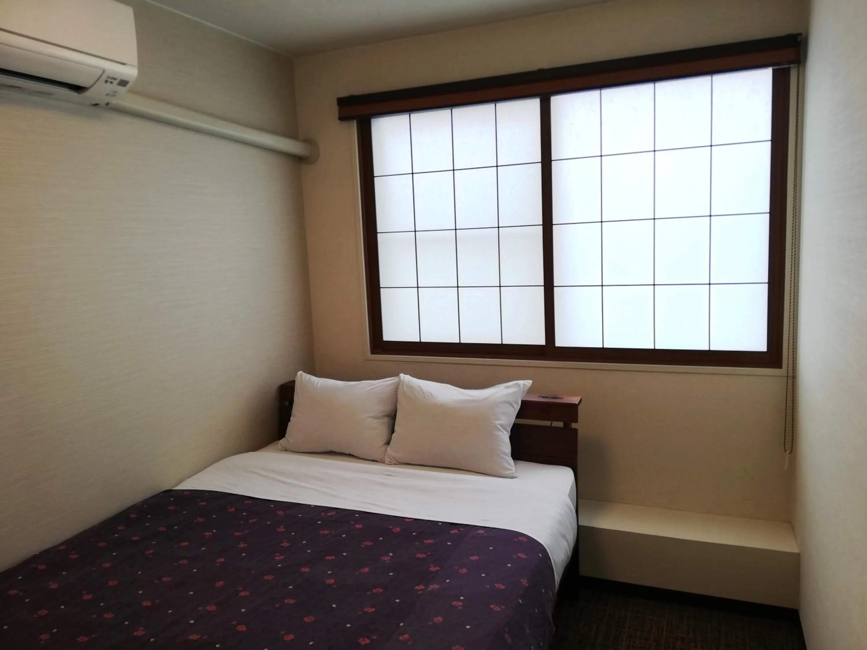 Photo of the whole room, Bed in K's House Kanazawa - Travelers Hostel