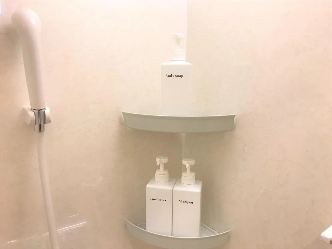 Shower in K's House Kanazawa - Travelers Hostel