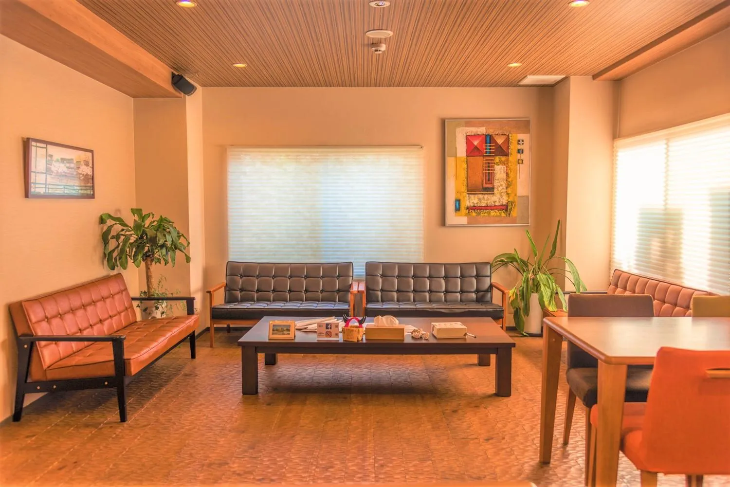 Communal lounge/ TV room in K's House Kanazawa - Travelers Hostel