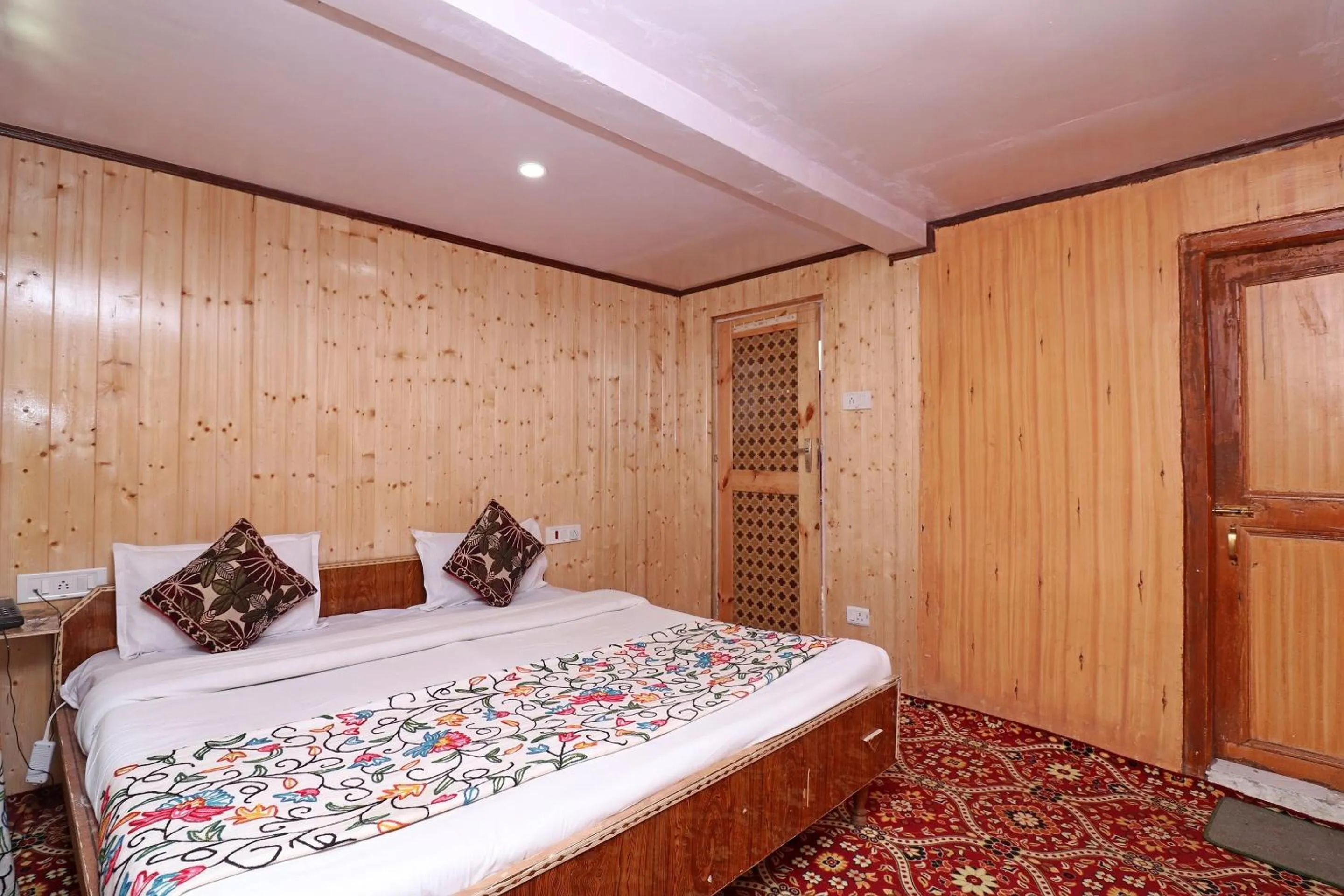 Bedroom, Bed in Hotel Bright Palace