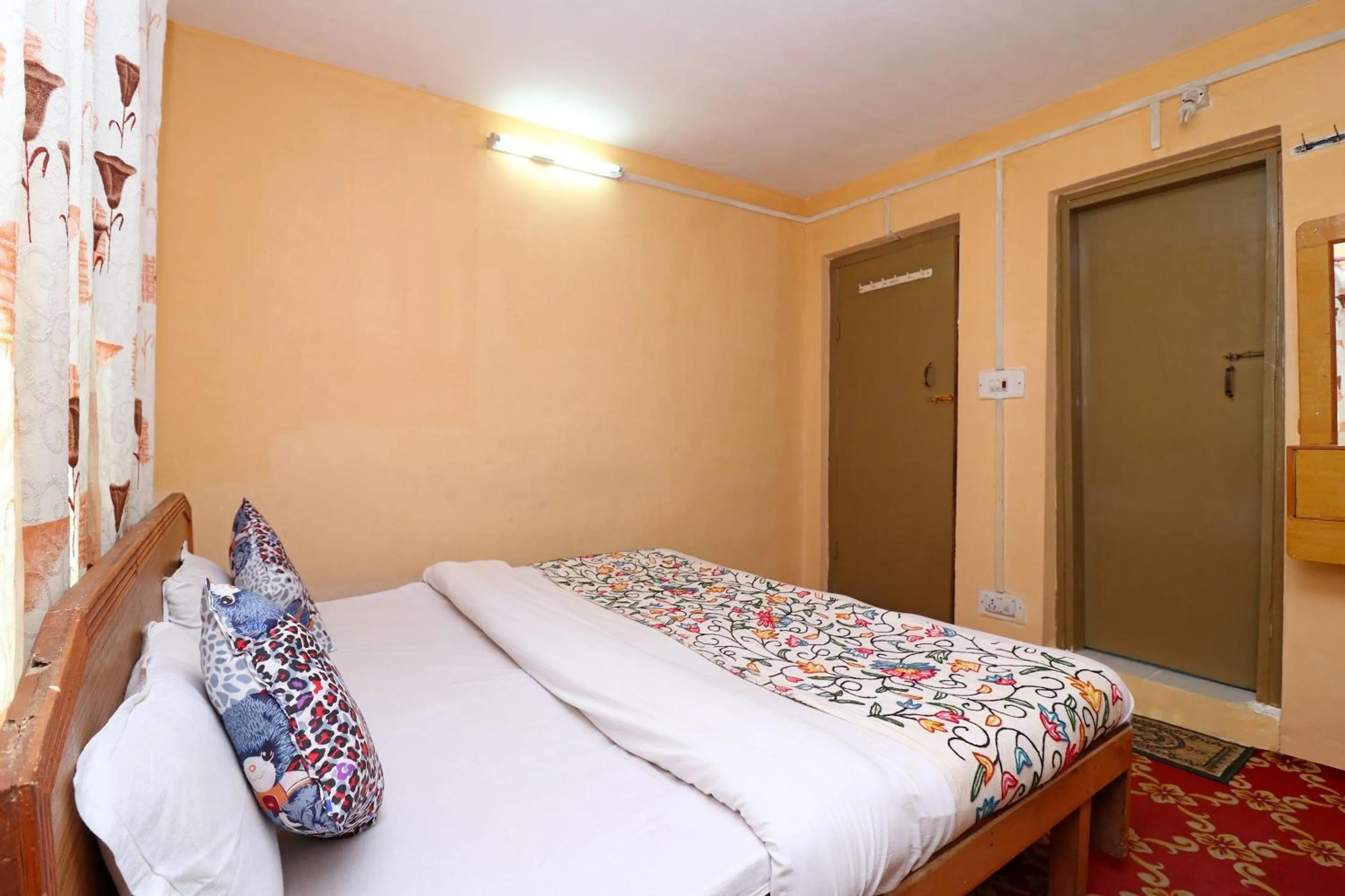 Bedroom, Bed in Hotel Bright Palace