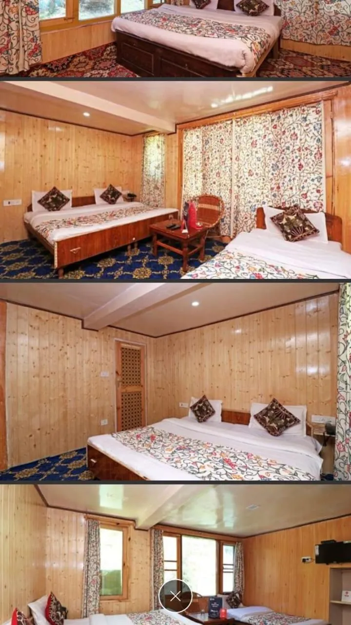 Bed in Hotel Bright Palace