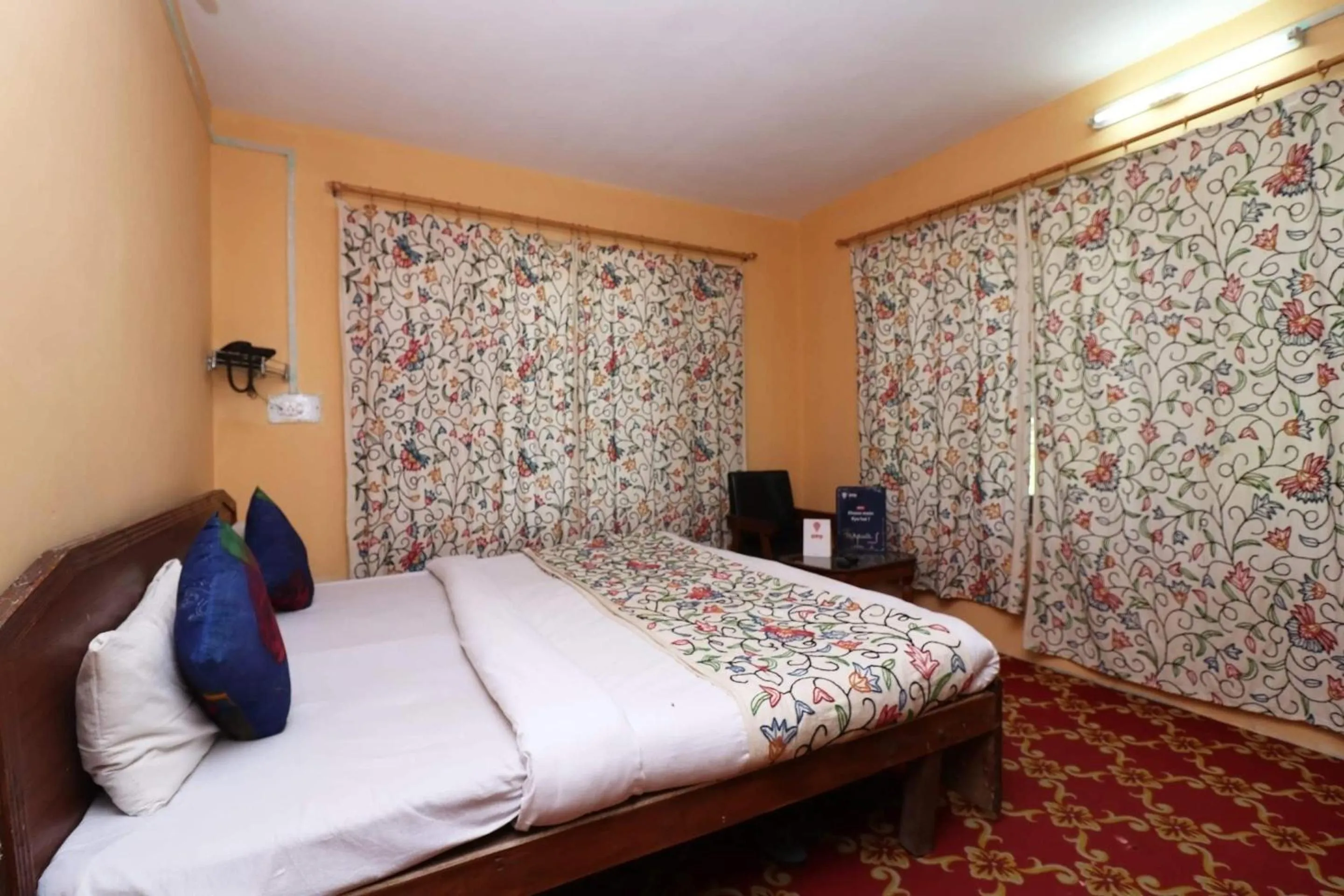 Bedroom, Bed in Hotel Bright Palace