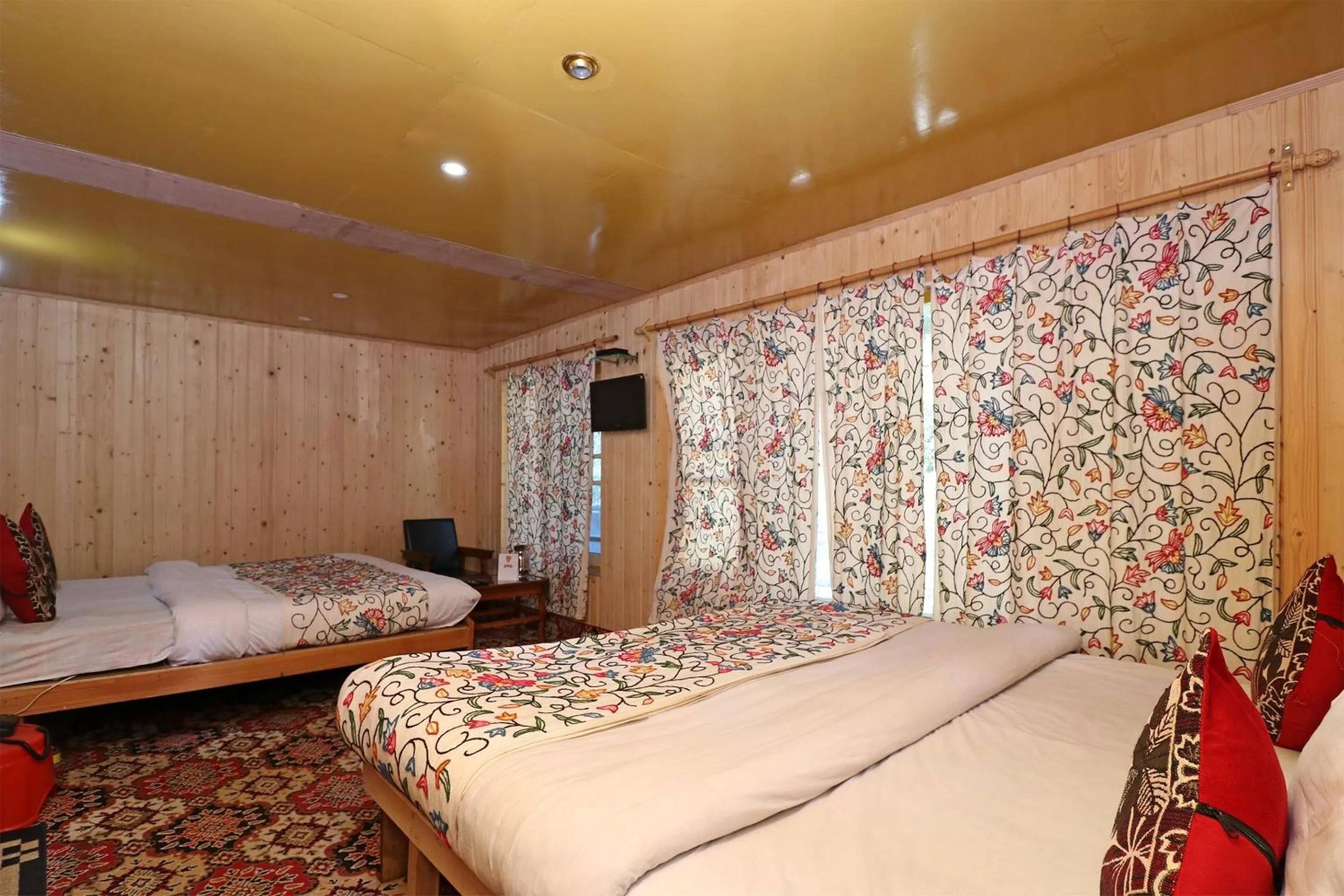 Bedroom, Bed in Hotel Bright Palace