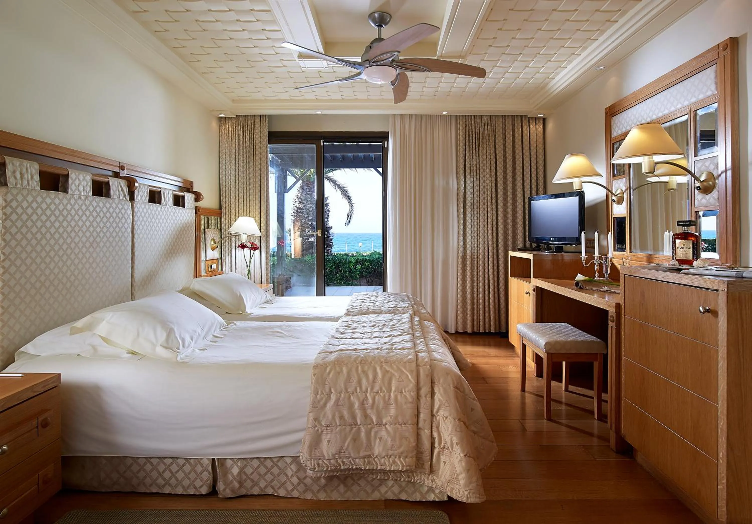 TV and multimedia in Knossos Royal Villas