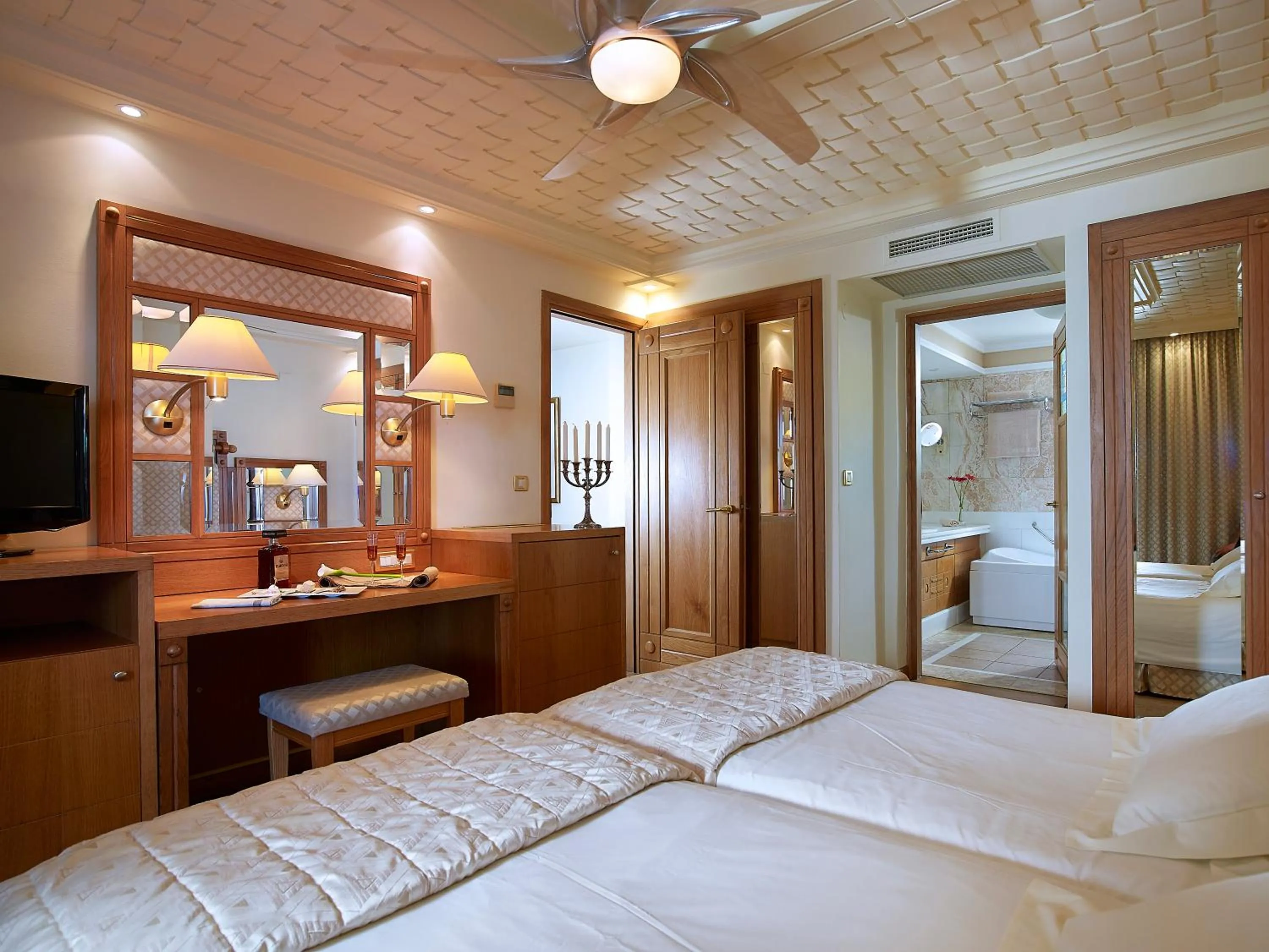 Bathroom in Knossos Royal Villas