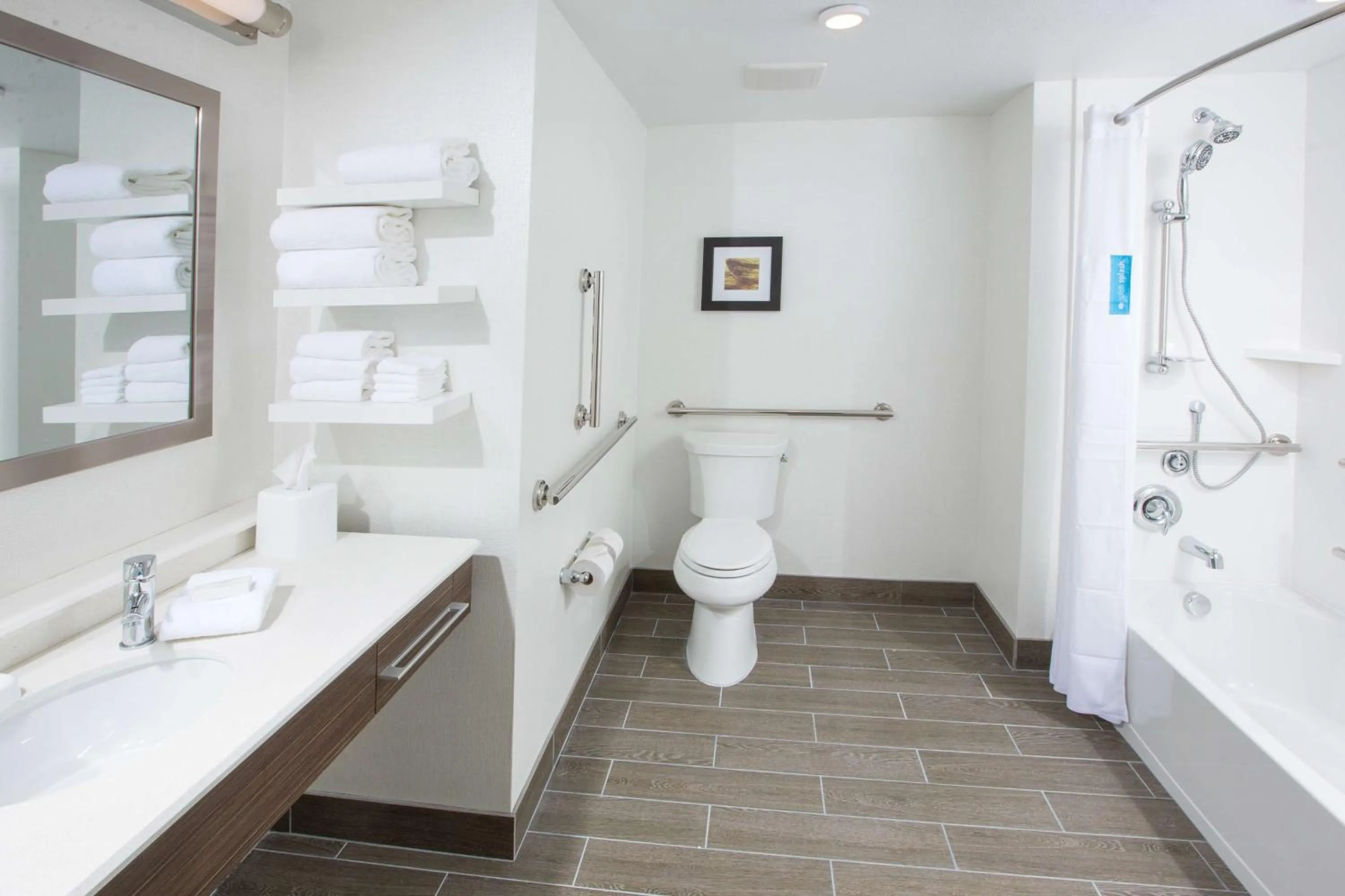 Bathroom in Hampton Inn & Suites Buellton/Santa Ynez Valley, Ca