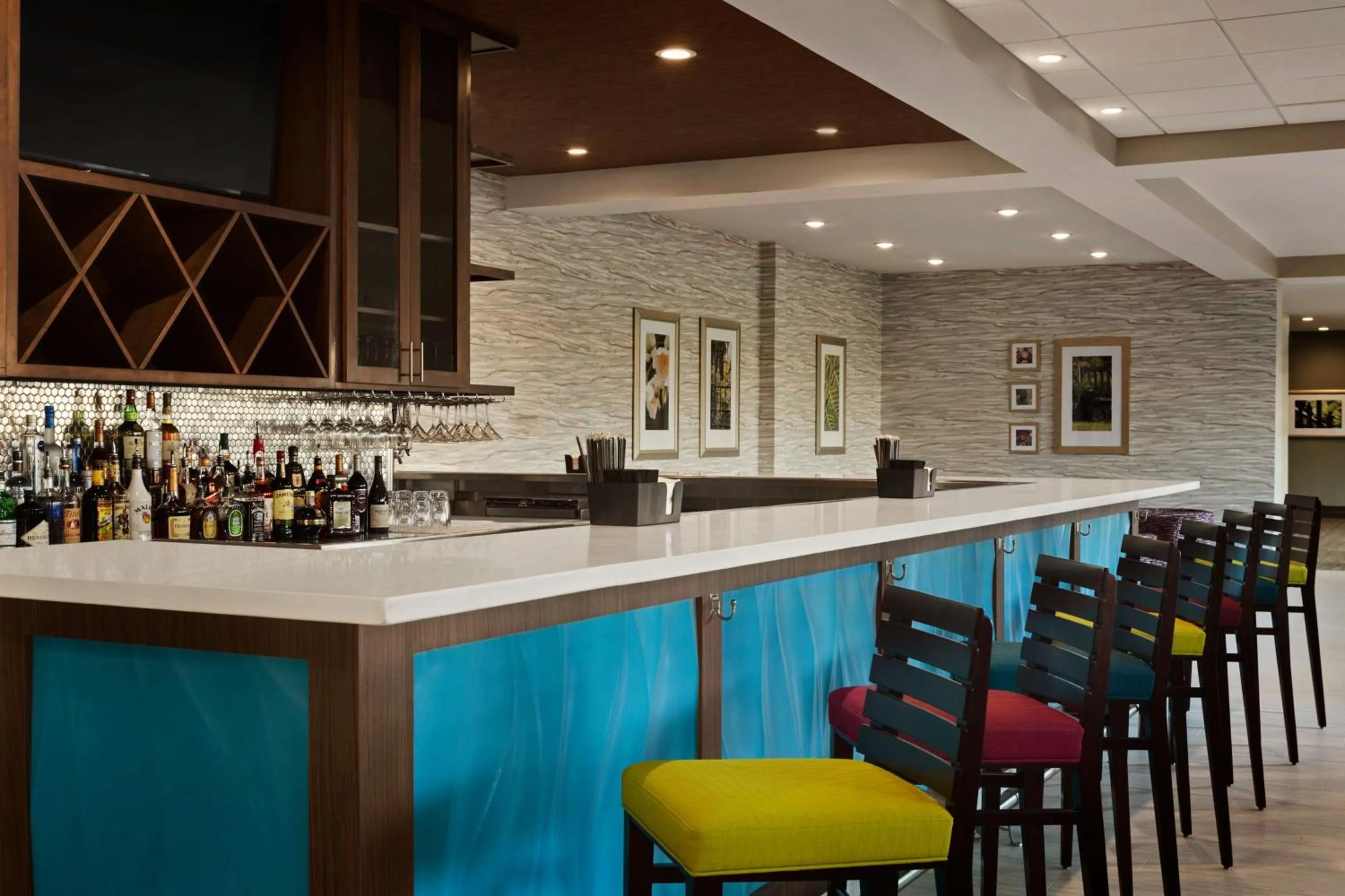 Lounge or bar in Hilton Garden Inn Houston-Baytown
