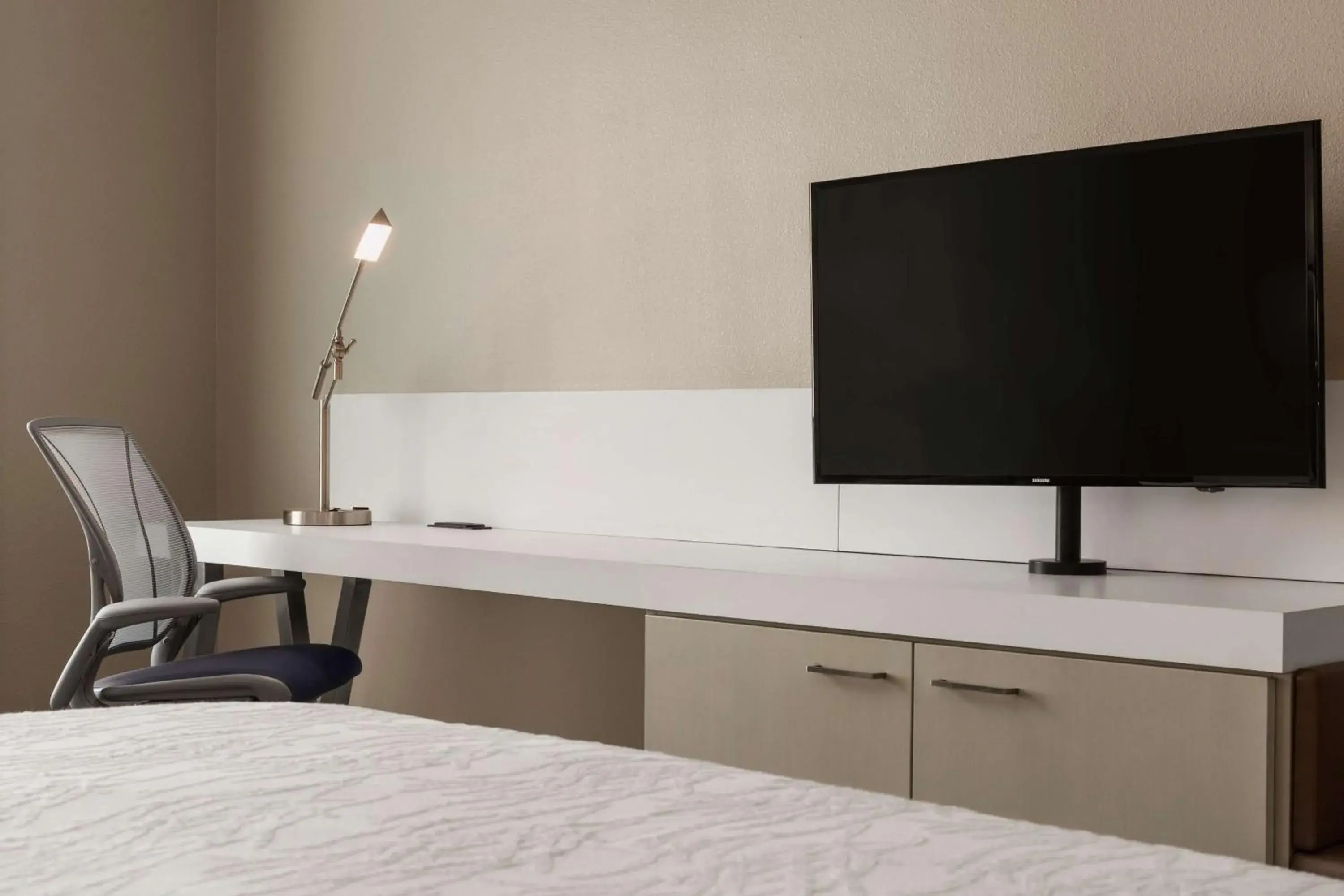 King Room with Roll-In Shower - Mobility Access in Hilton Garden Inn Houston-Baytown King Room with Roll-In Shower - Mobility Access in Hilton Garden Inn Houston-Baytown