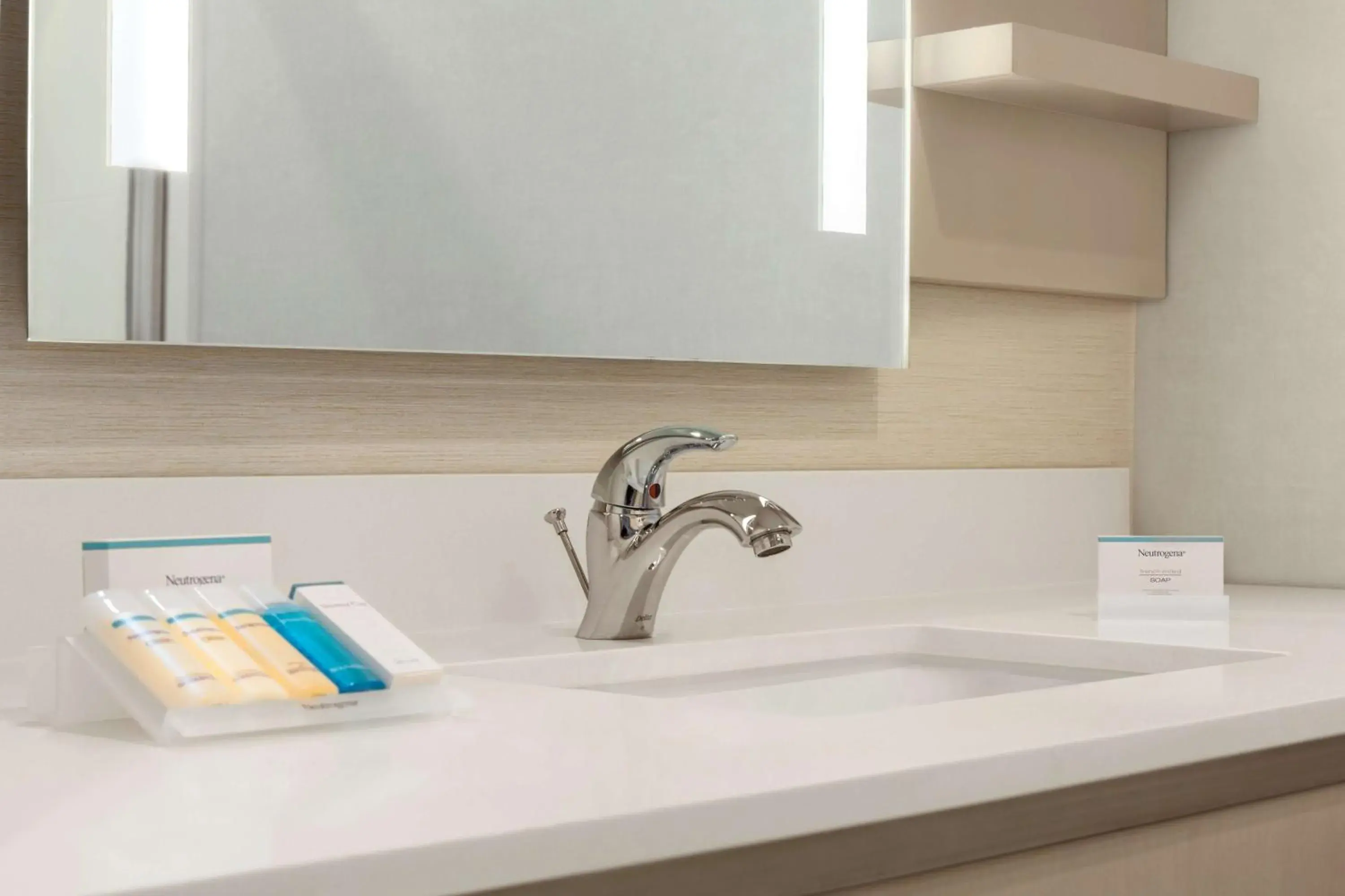 Premium King Room in Hilton Garden Inn Houston-Baytown Premium King Room in Hilton Garden Inn Houston-Baytown