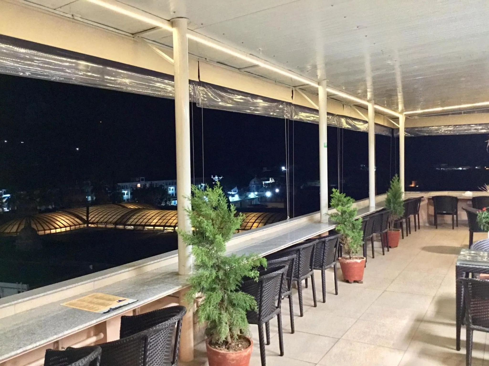 Restaurant/places to eat in Sai Towers