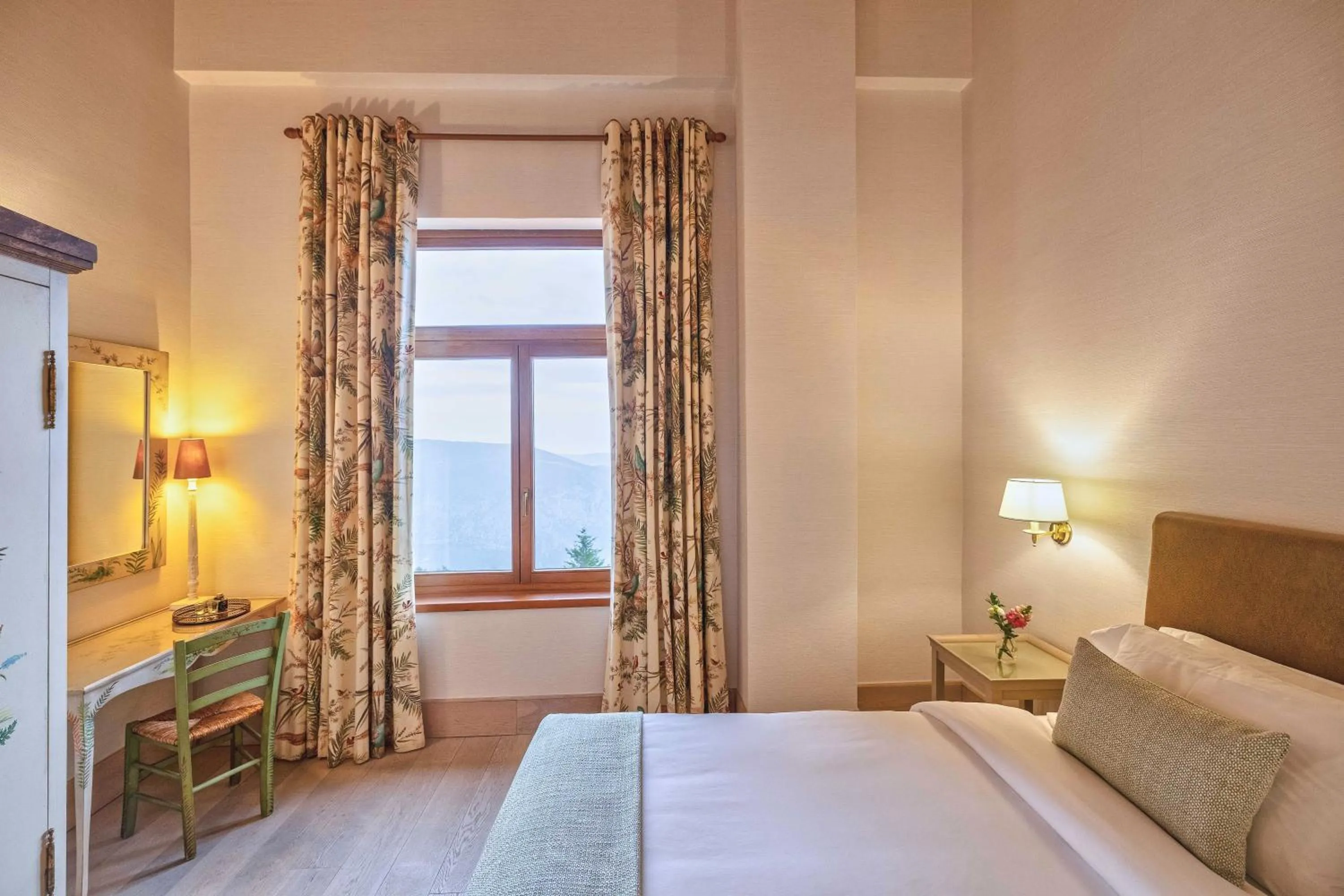 Bed in Santa Marina Arachova Resort & Spa