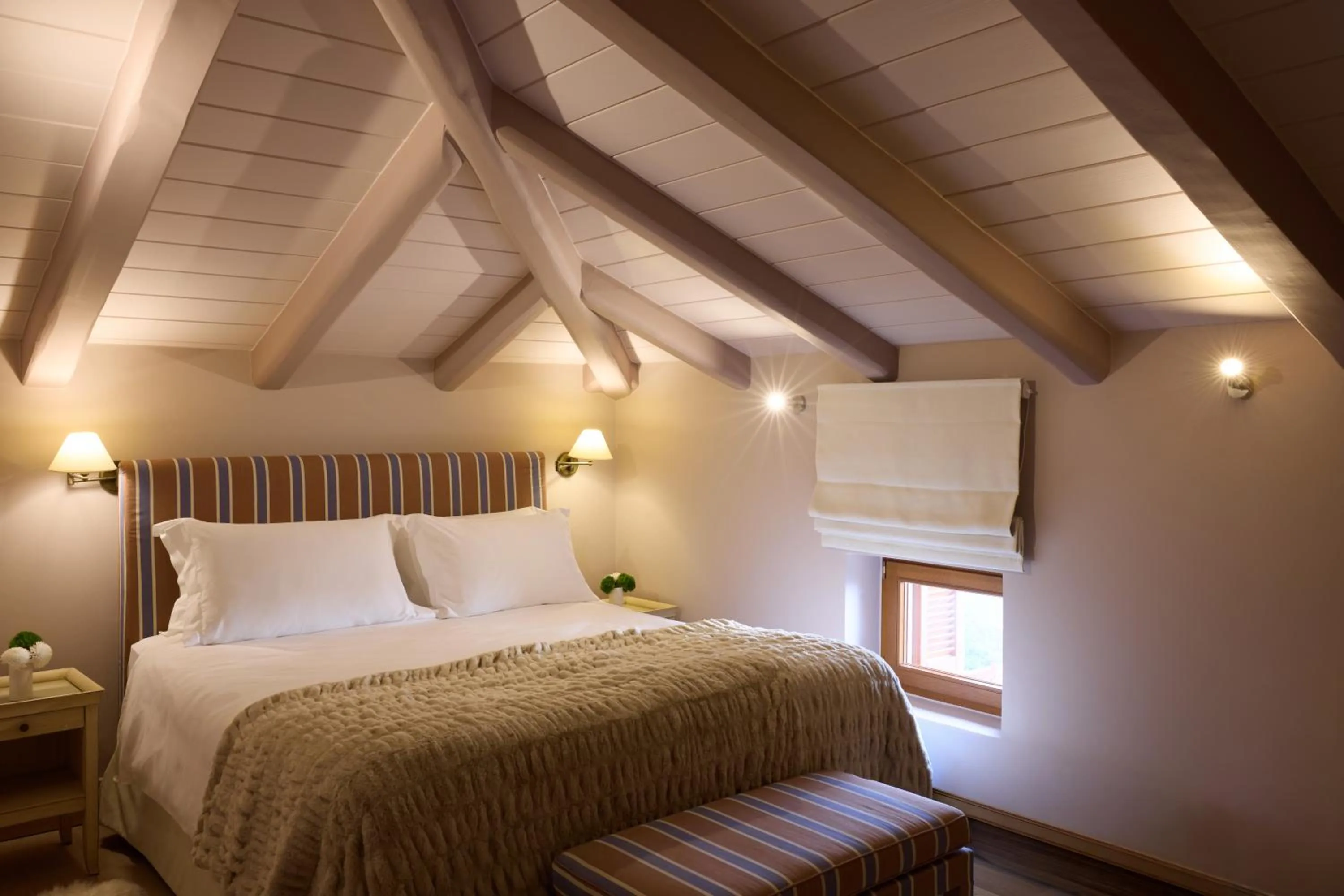 Bed in Santa Marina Arachova Resort & Spa