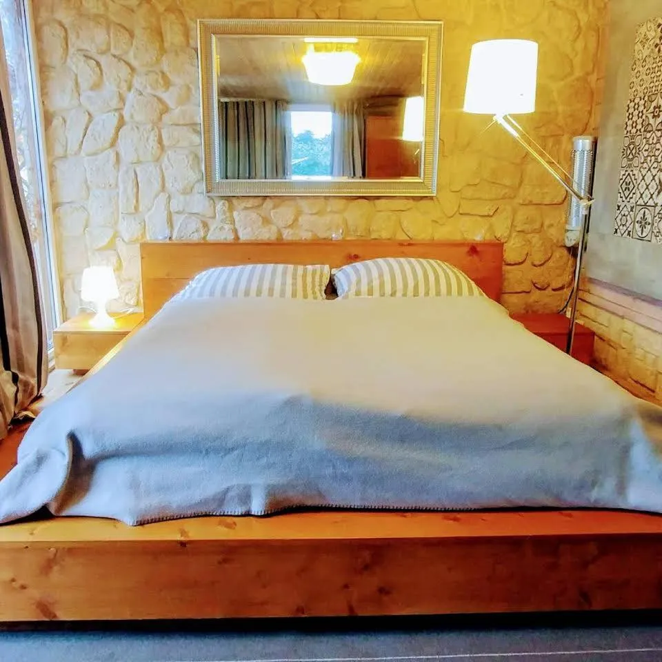 Bed in Pension an der Elsterbrücke
