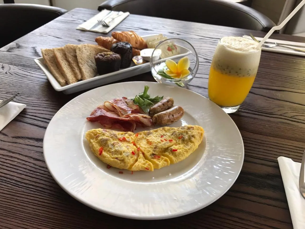 American breakfast in Anshel Hotel Seminyak