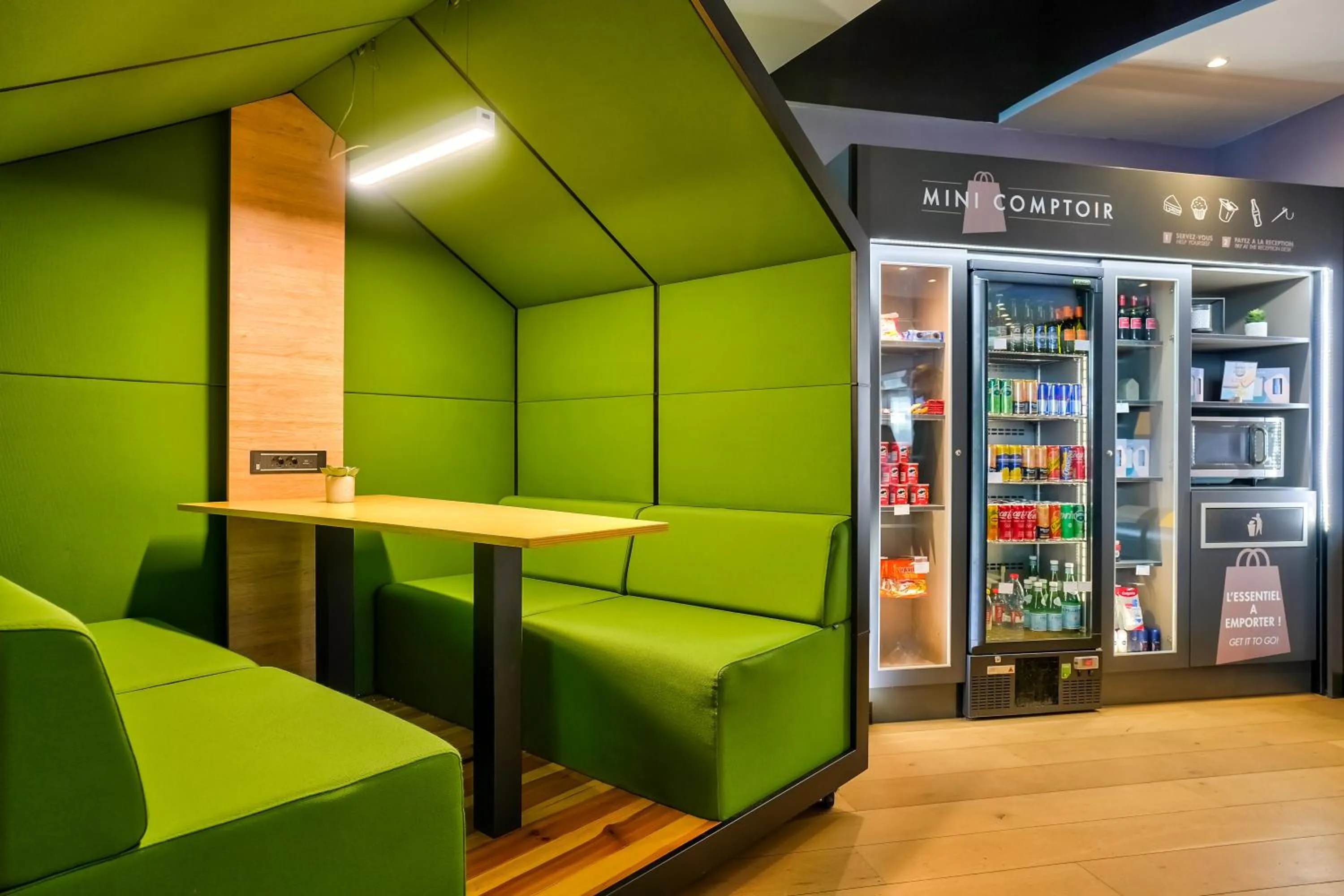 Lobby or reception in Campanile Paris Ouest - Pont de Suresnes