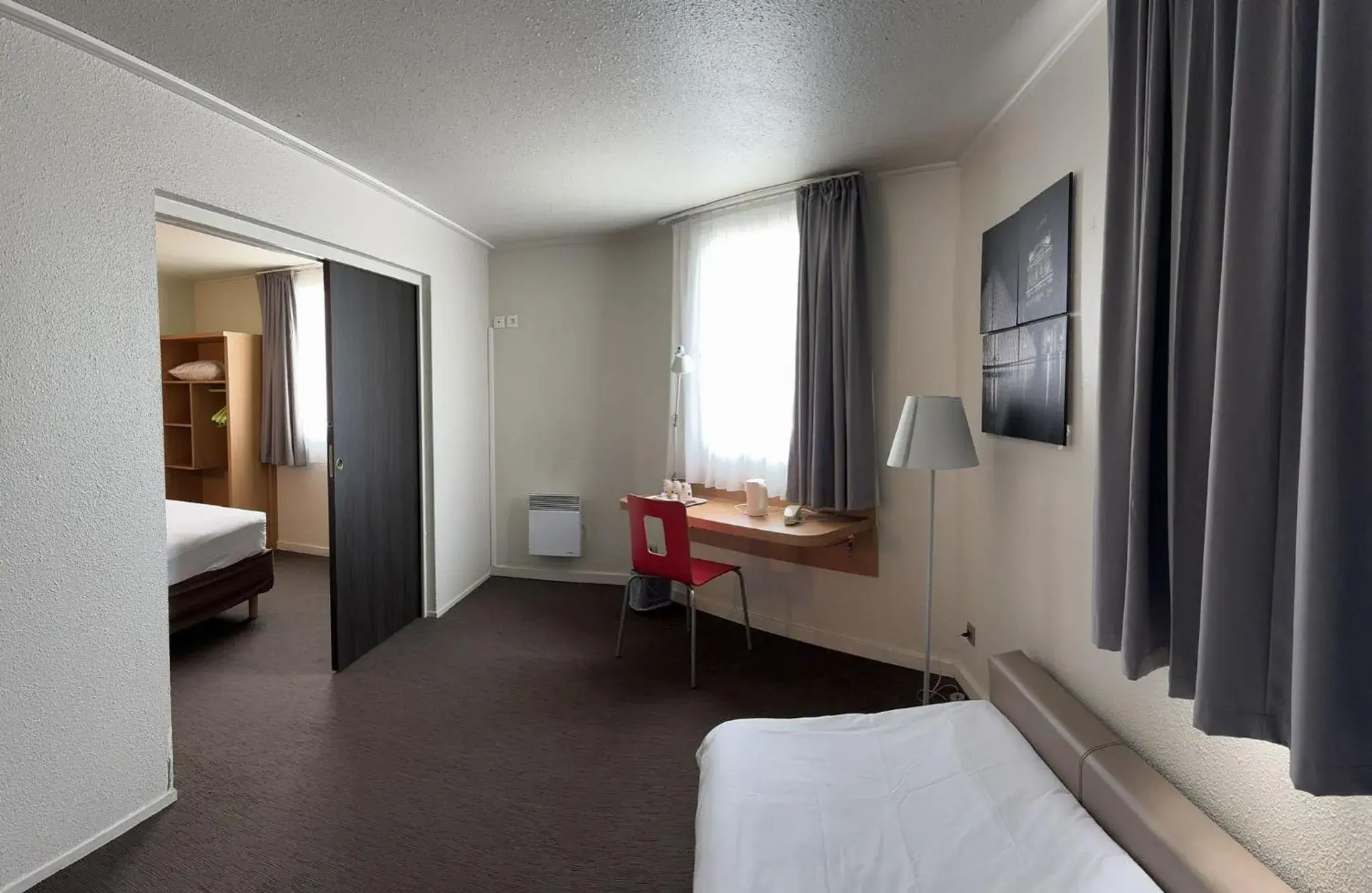 Standard Room - Queen Bed 2 Sofa Bed in Campanile Paris Ouest - Pont de Suresnes Standard Room - Queen Bed 2 Sofa Bed in Campanile Paris Ouest - Pont de Suresnes