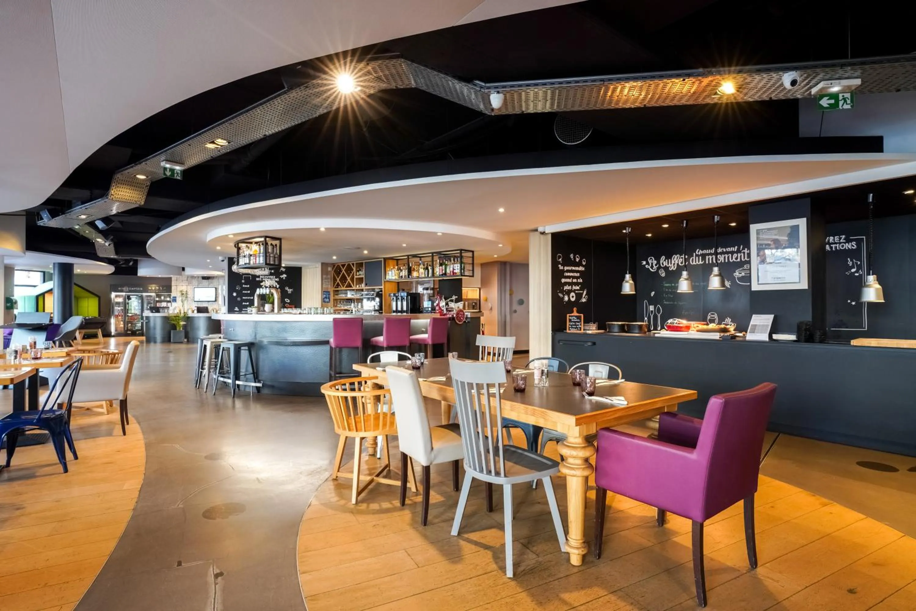 Restaurant/places to eat in Campanile Paris Ouest - Pont de Suresnes