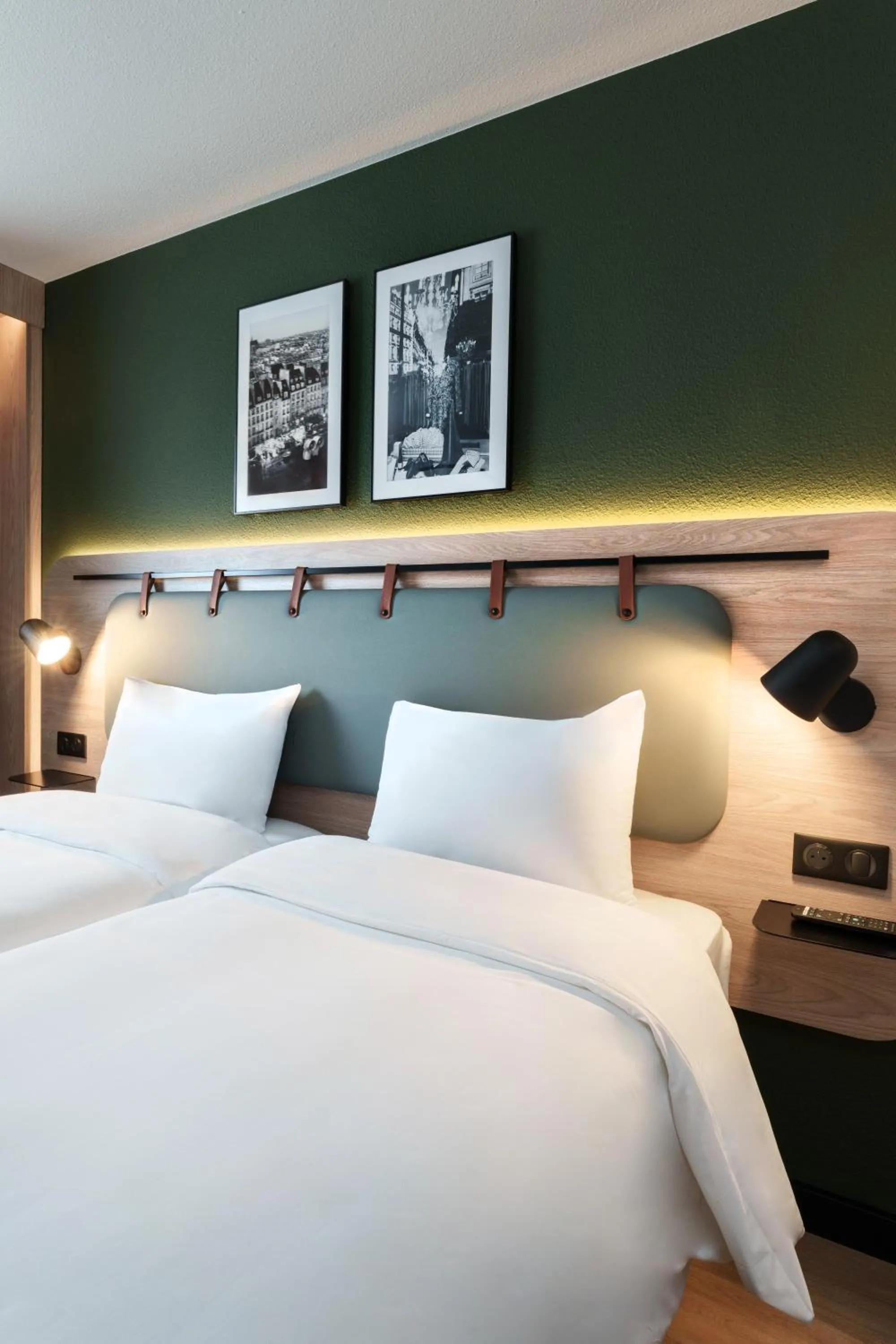 Bed in Campanile Paris Ouest - Pont de Suresnes