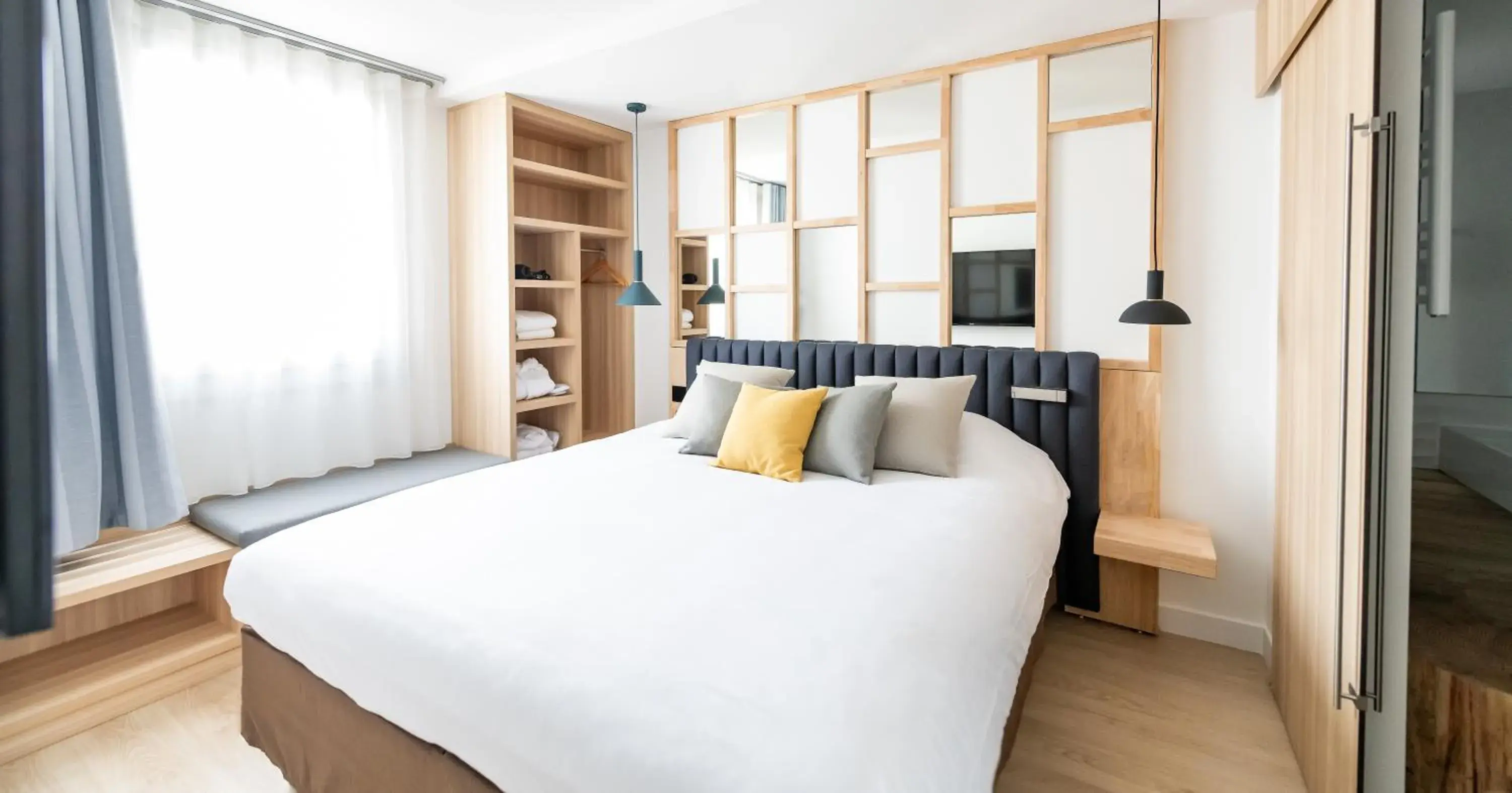 King Suite with One Sofa Bed in Campanile PRIME - Suresnes - La Défense King Suite with One Sofa Bed in Campanile PRIME - Suresnes - La Défense