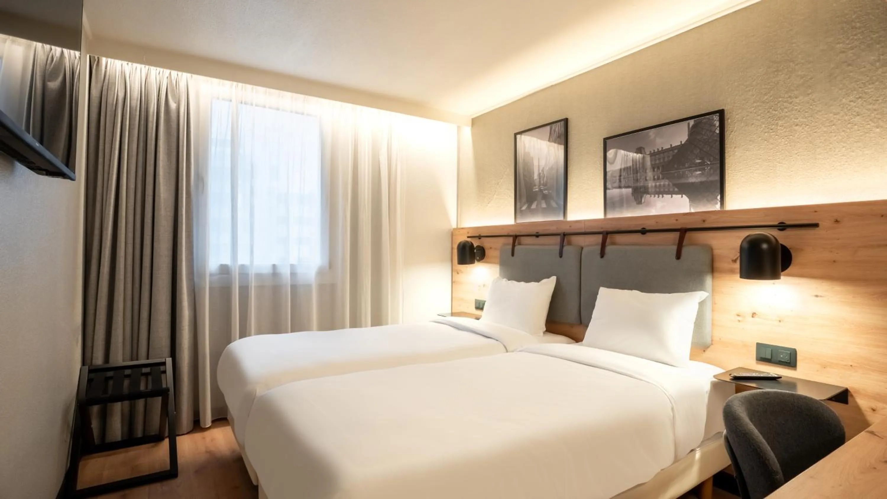 Bed in Campanile PRIME - Suresnes - La Défense