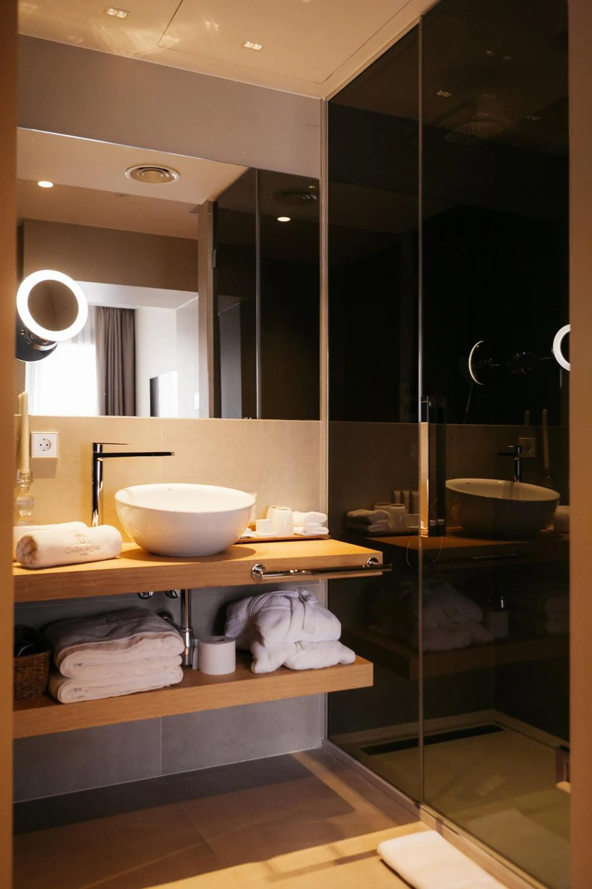 Bathroom, Bed in Hotel Casa Peya - Adults Only