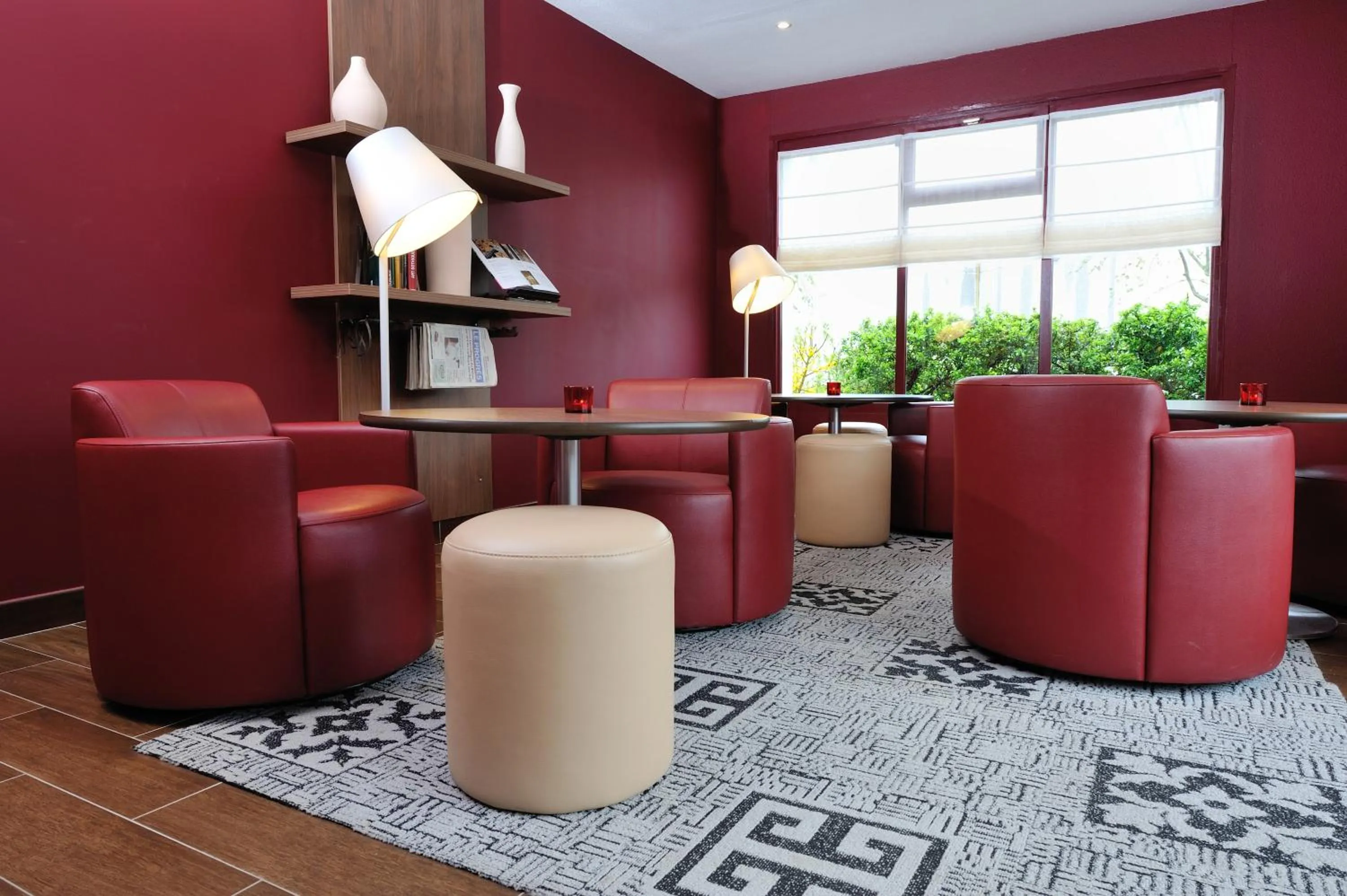 Lobby or reception in Campanile Lyon Est Aéroport Saint Exupery