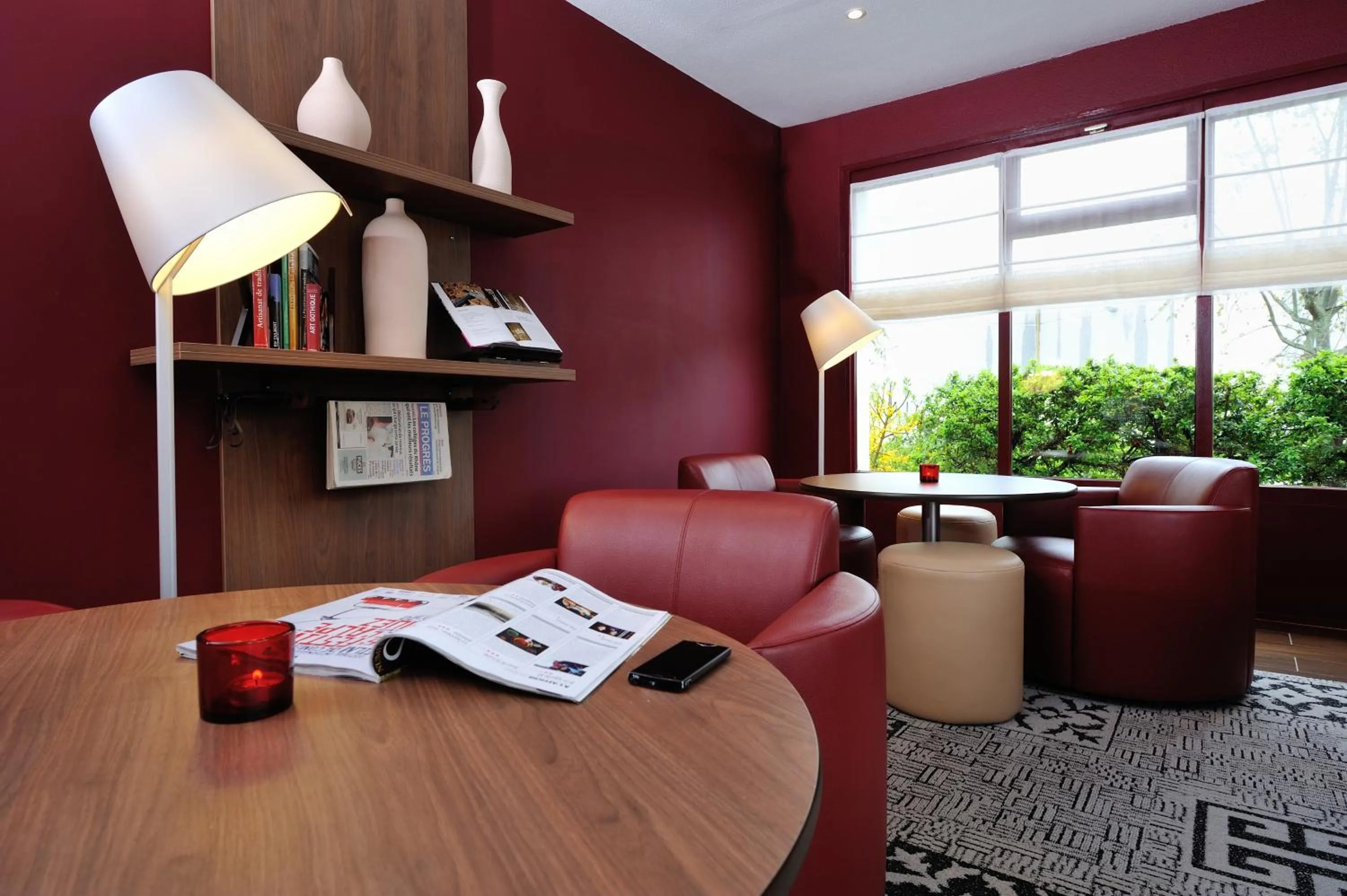 Lobby or reception in Campanile Lyon Est Aéroport Saint Exupery