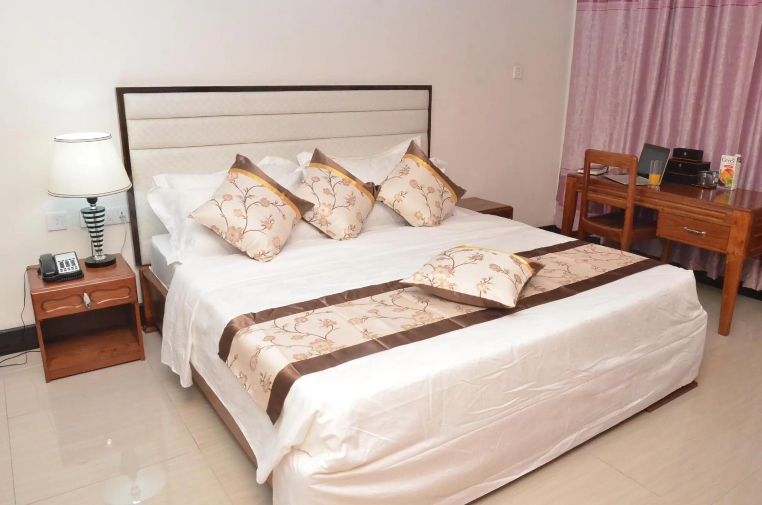 bunk bed, Bed in Nefaland Hotel