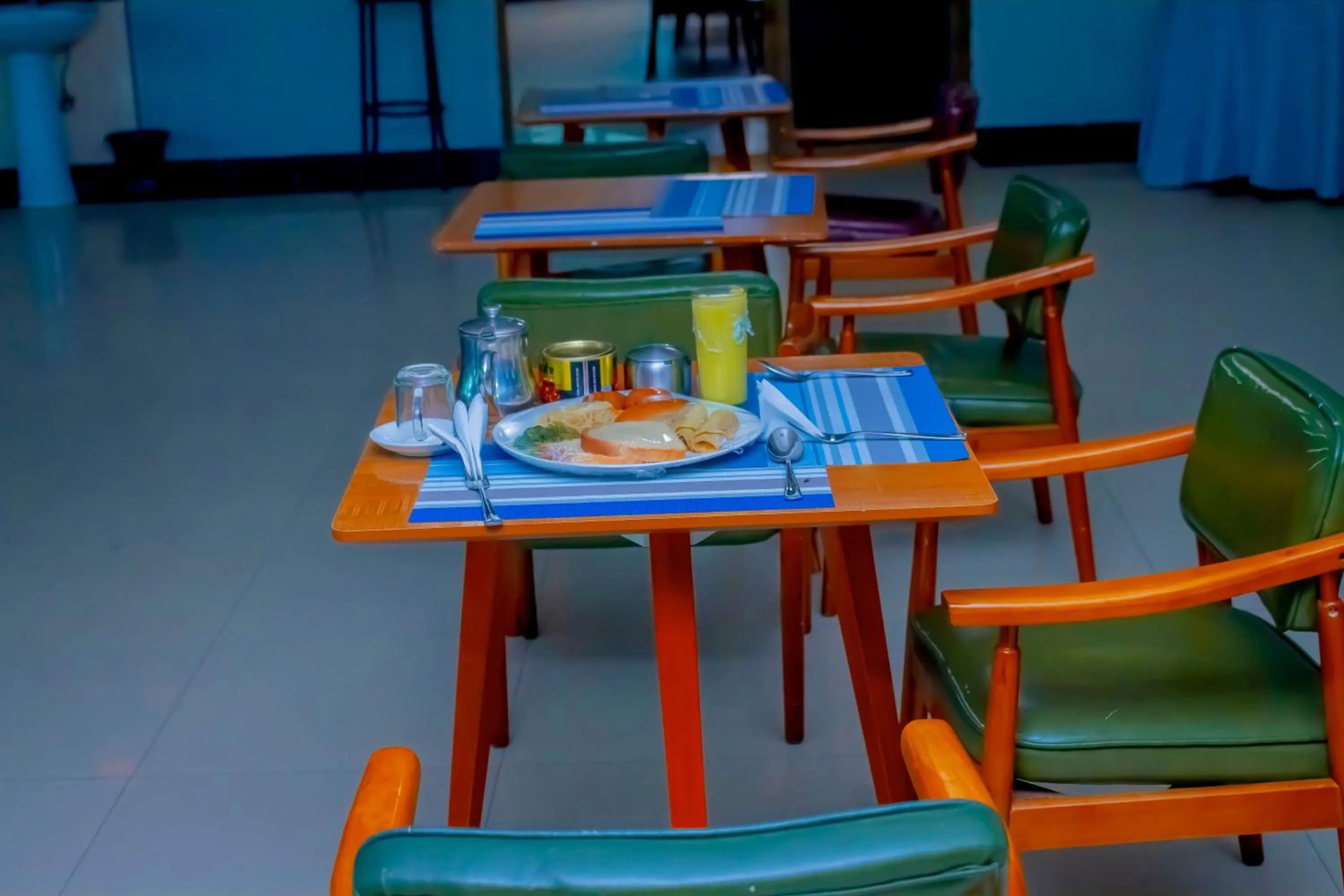 Restaurant/places to eat in Nefaland Hotel