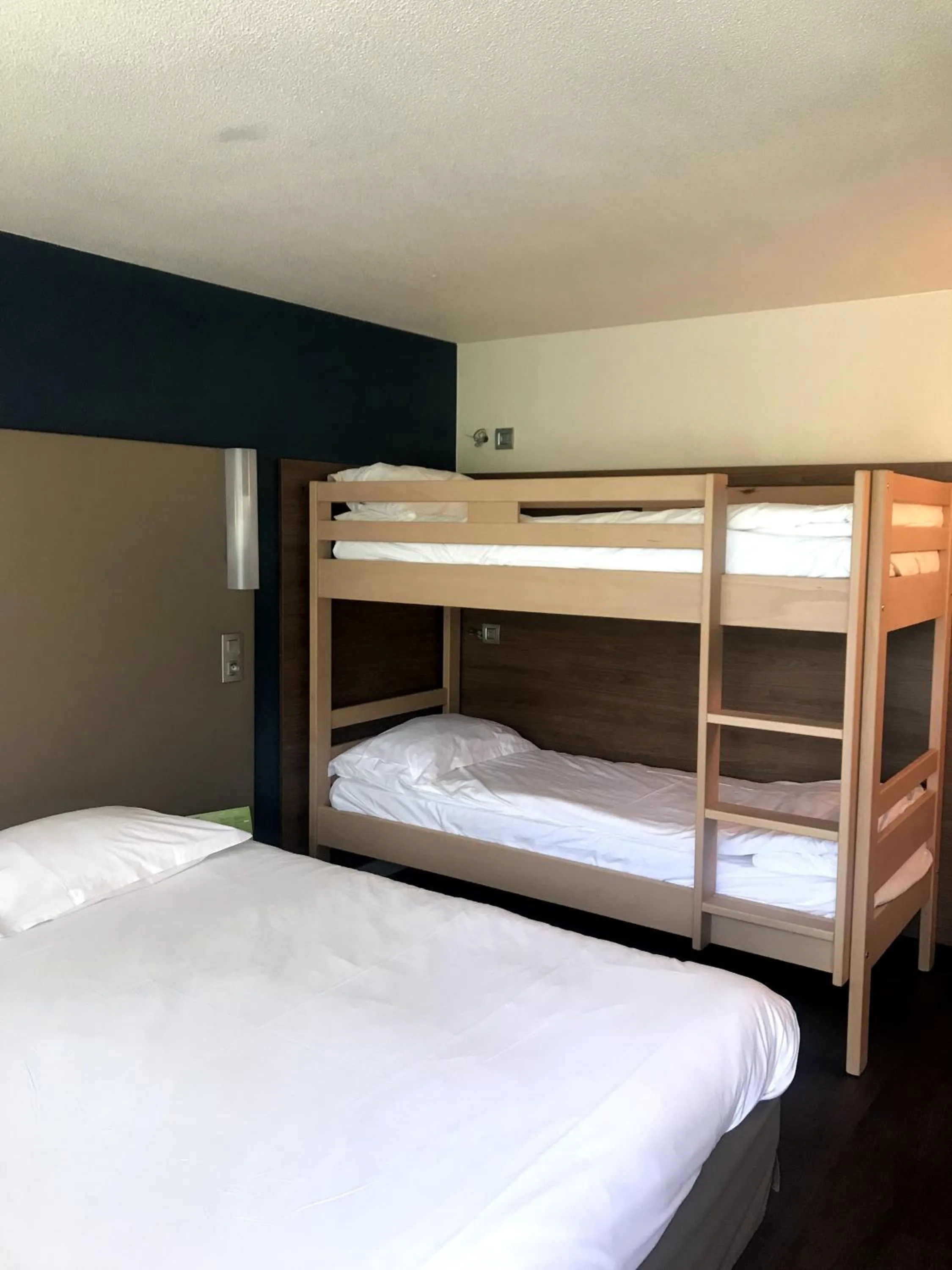 bunk bed, Bed in Campanile Millau