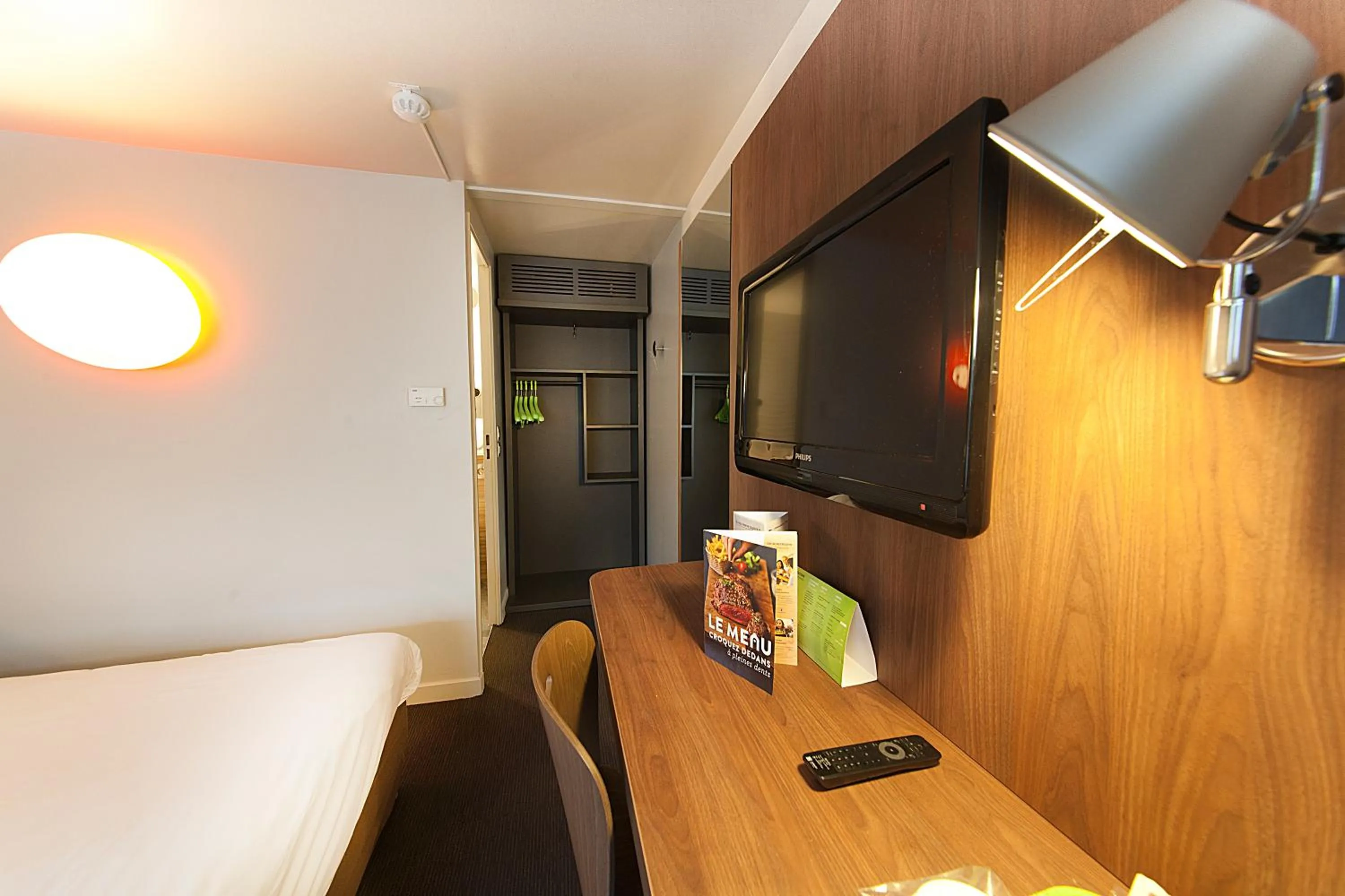 Coffee/tea facilities in Campanile Millau