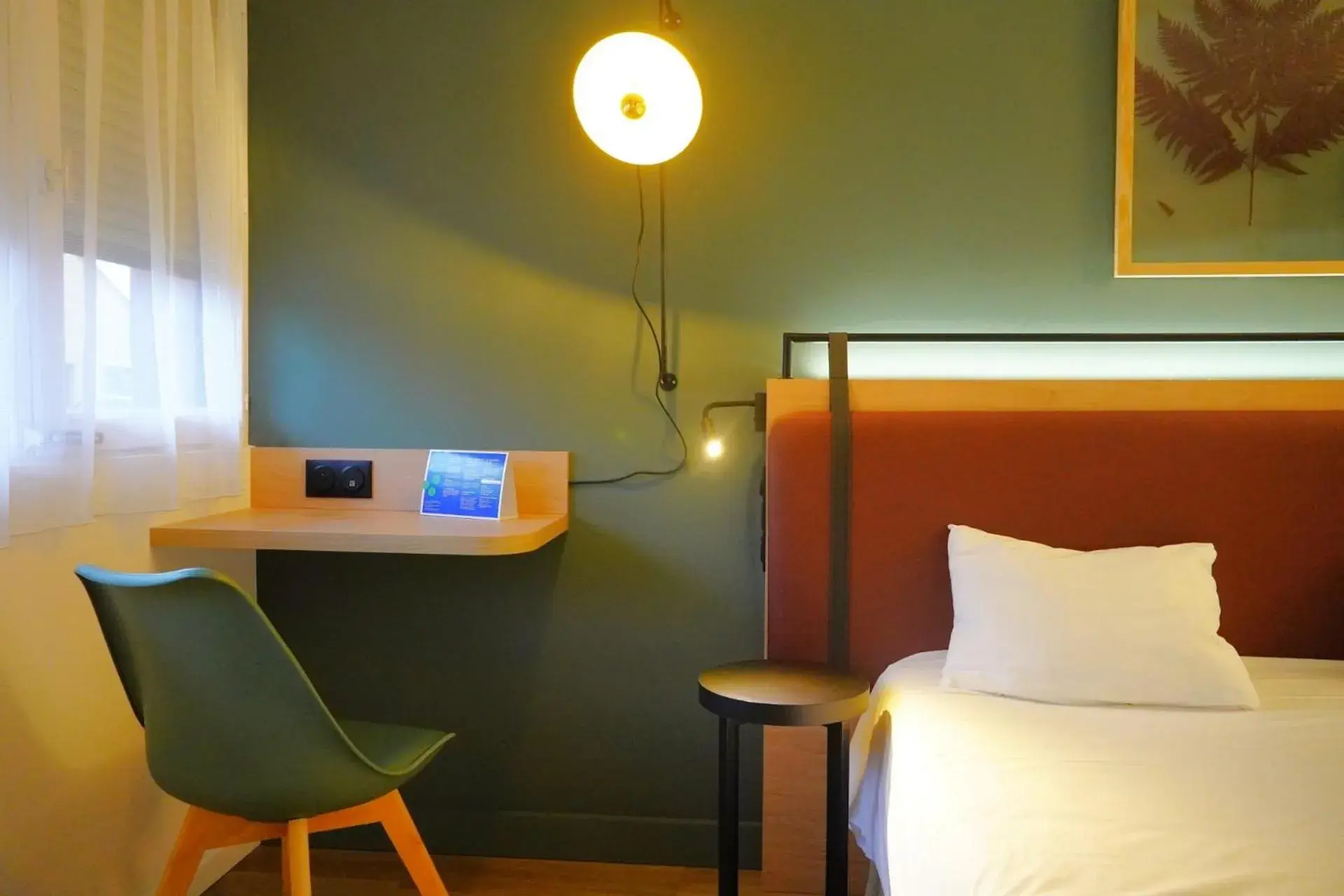 Superior Room - 1 Double Bed (renovated room) in Campanile Mulhouse - Illzach Ile Napoléon Superior Room - 1 Double Bed (renovated room) in Campanile Mulhouse - Illzach Ile Napoléon