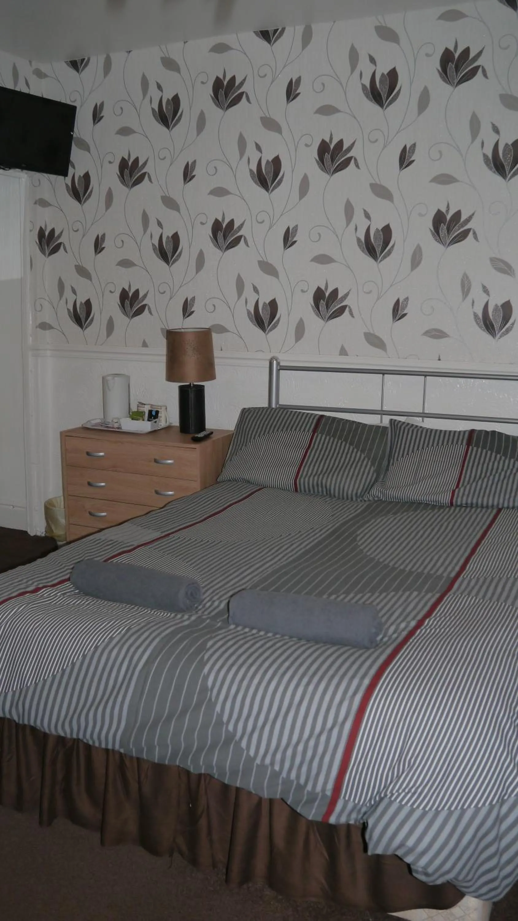 Bed in Hornby House Hotel