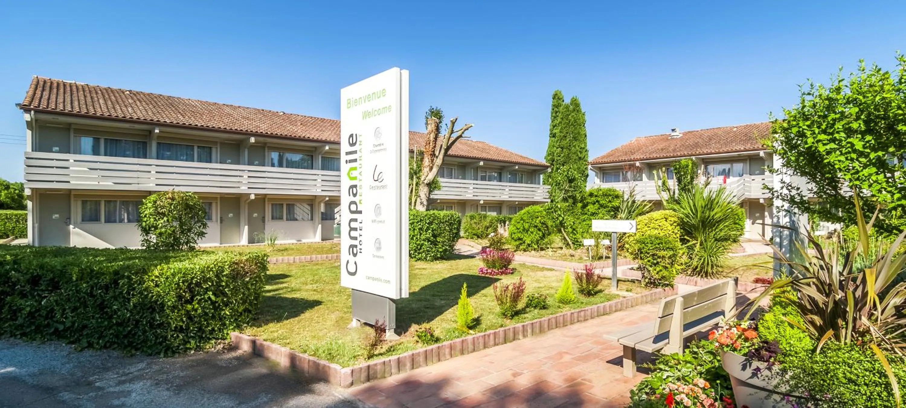 Property building in Campanile Nîmes Sud - Caissargues