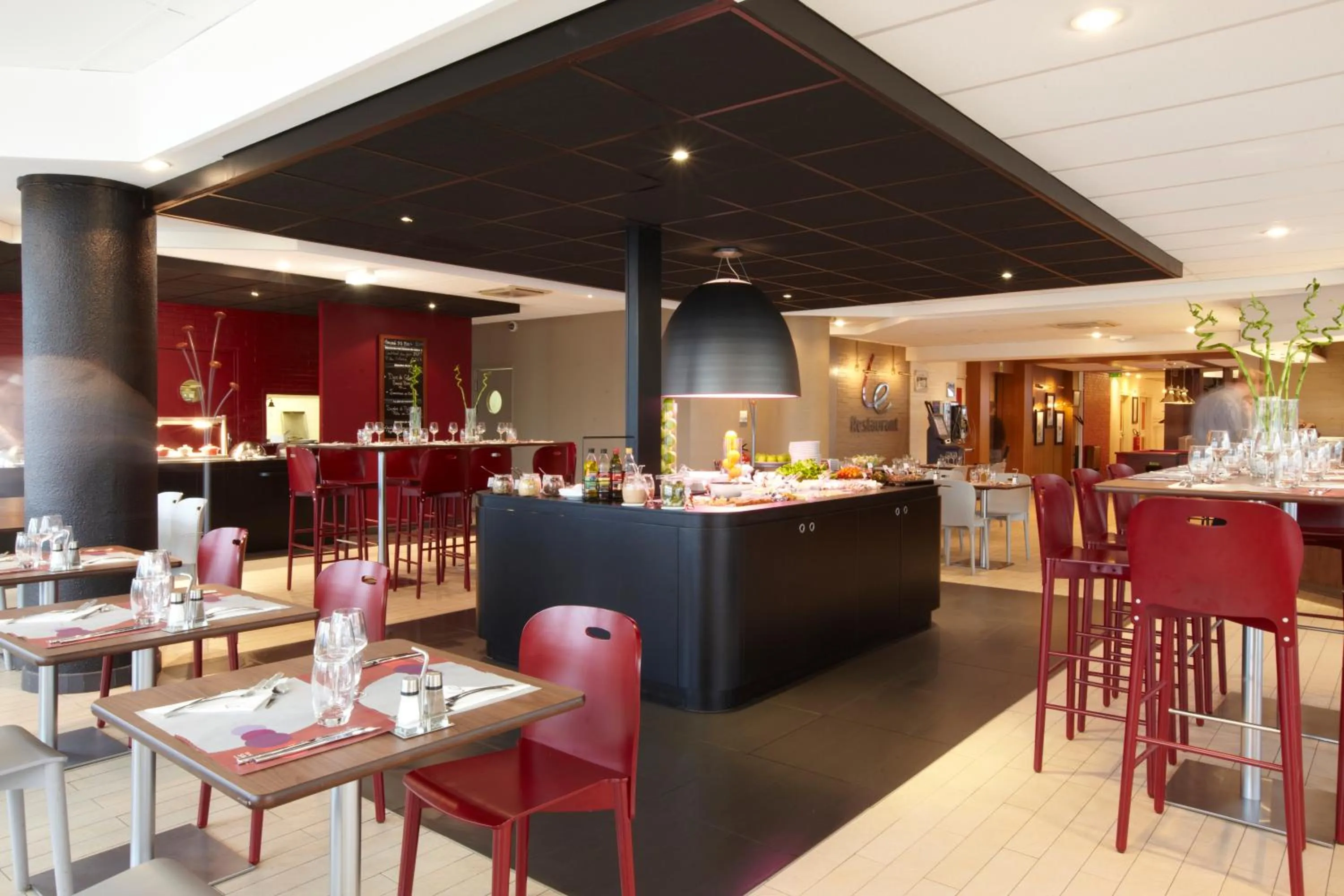 Restaurant/places to eat in Campanile Paris Est Bobigny