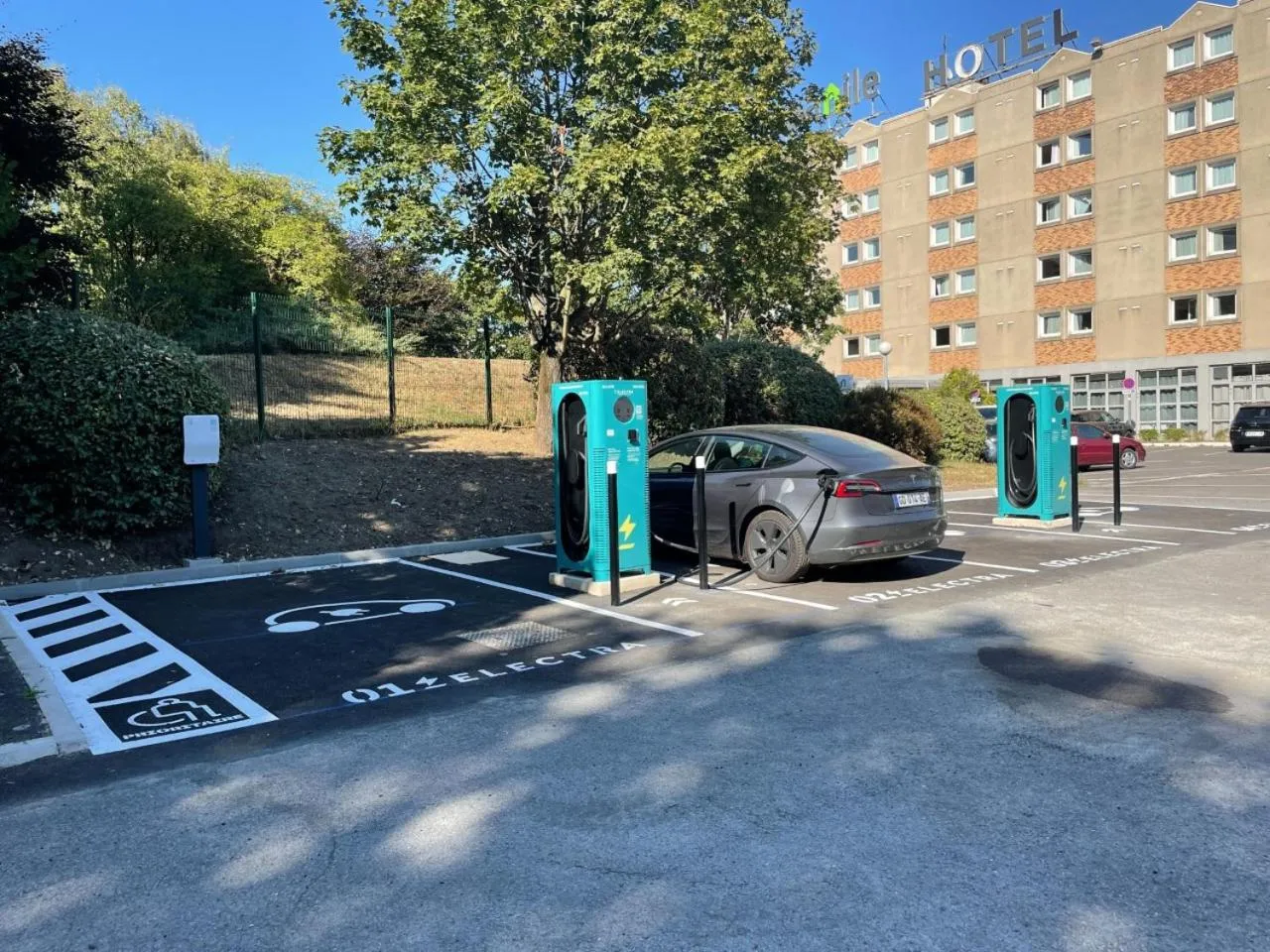 Parking in Campanile Paris Est Bobigny